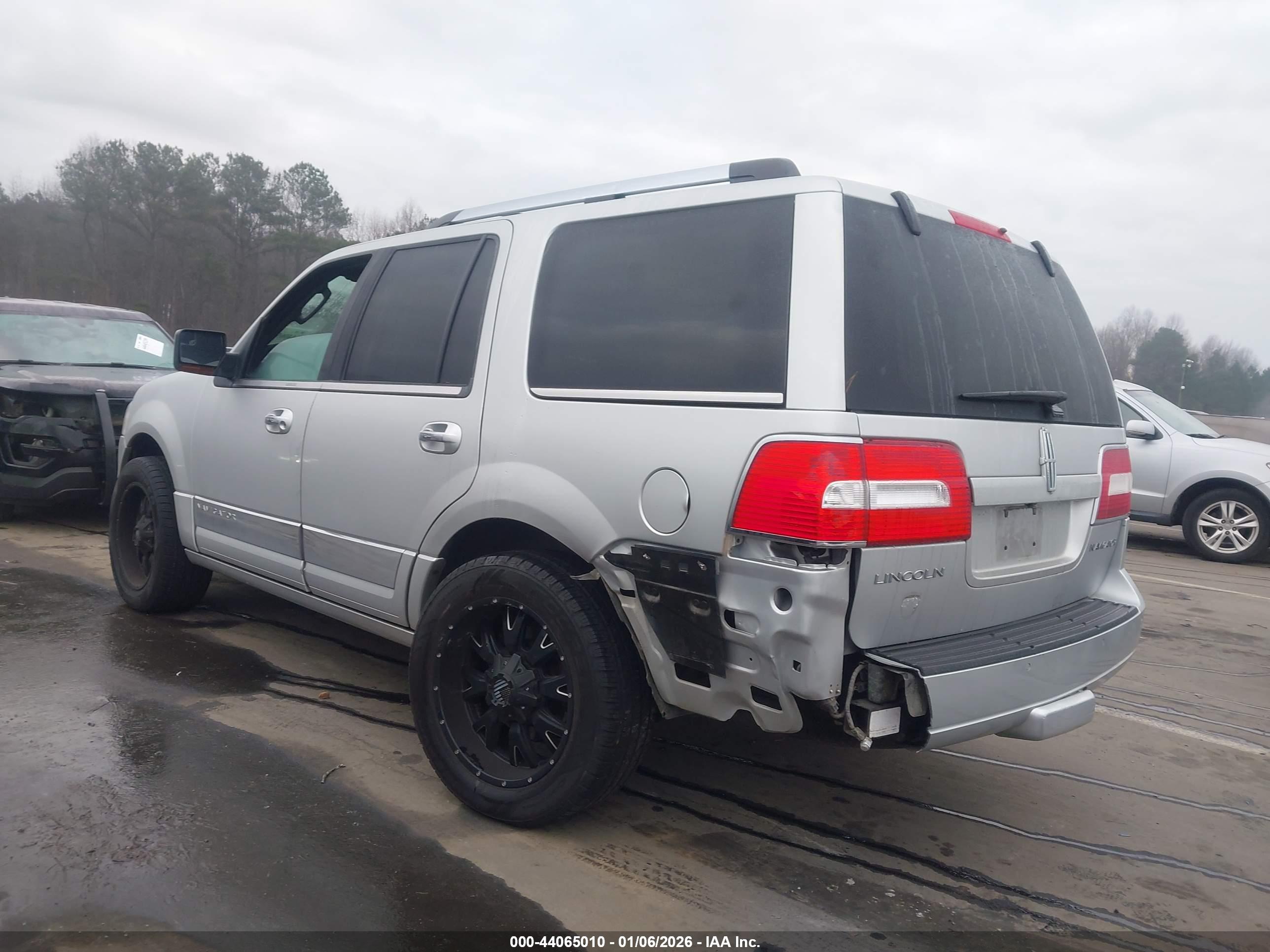 LINCOLN NAVIGATOR image 3