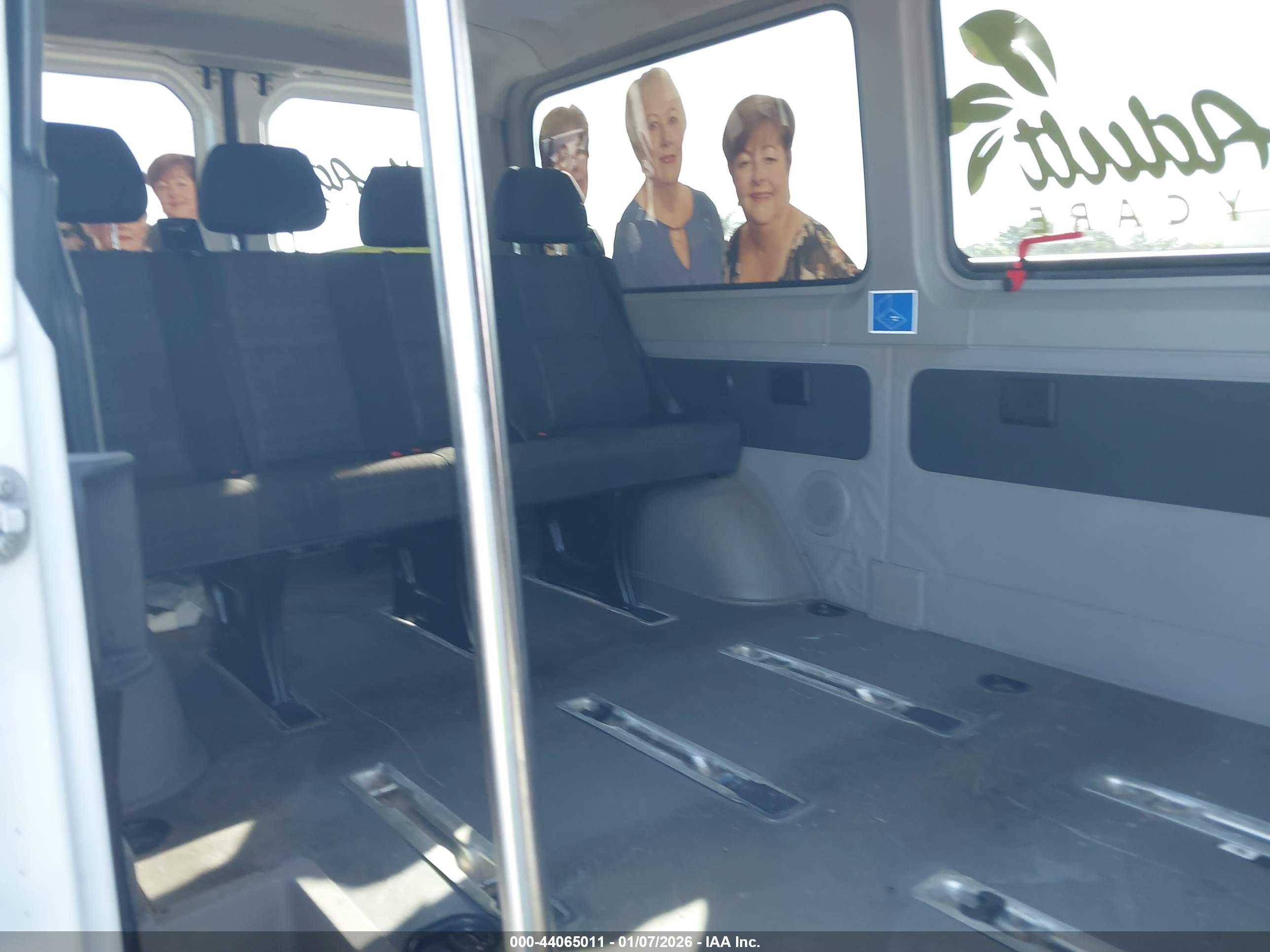 MERCEDES BENZ image 8