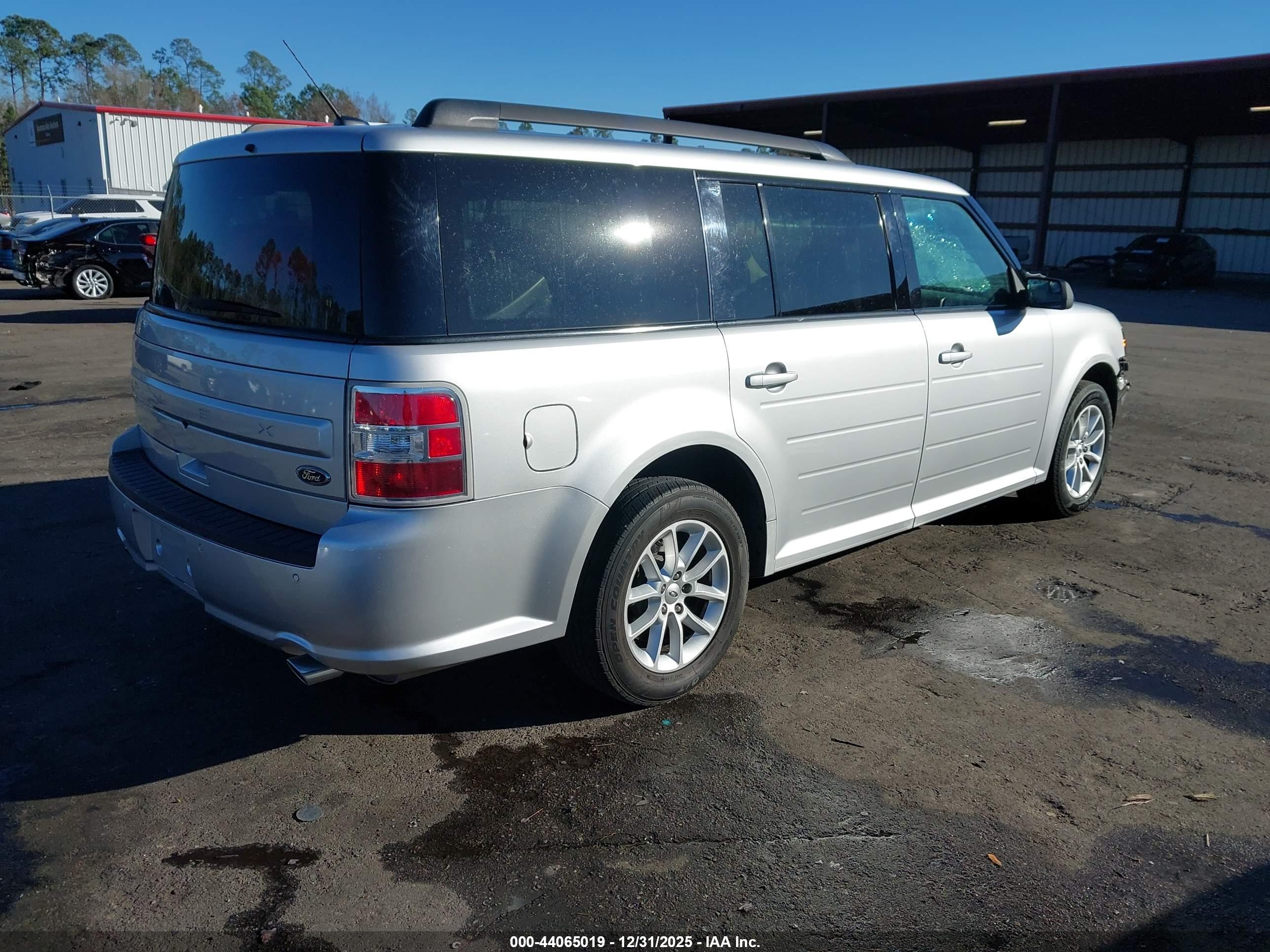 FORD FLEX image 4