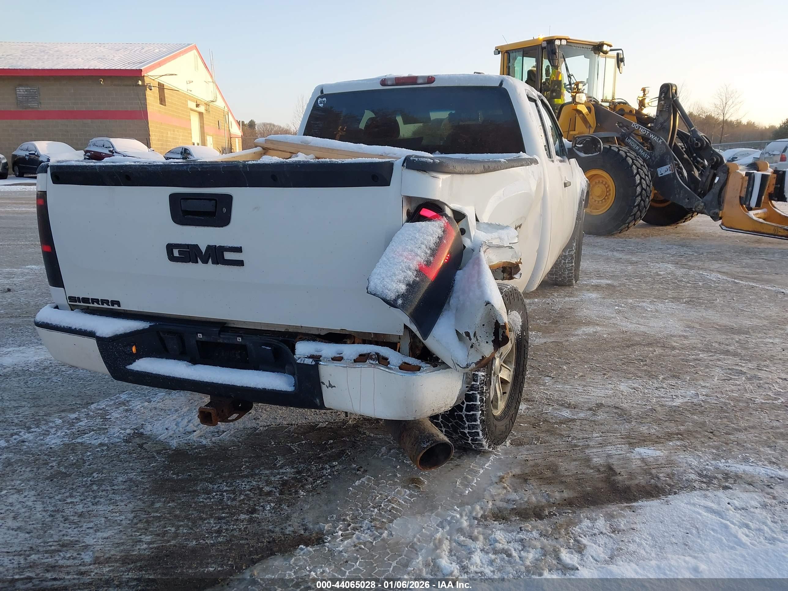 GMC SIERRA image 4