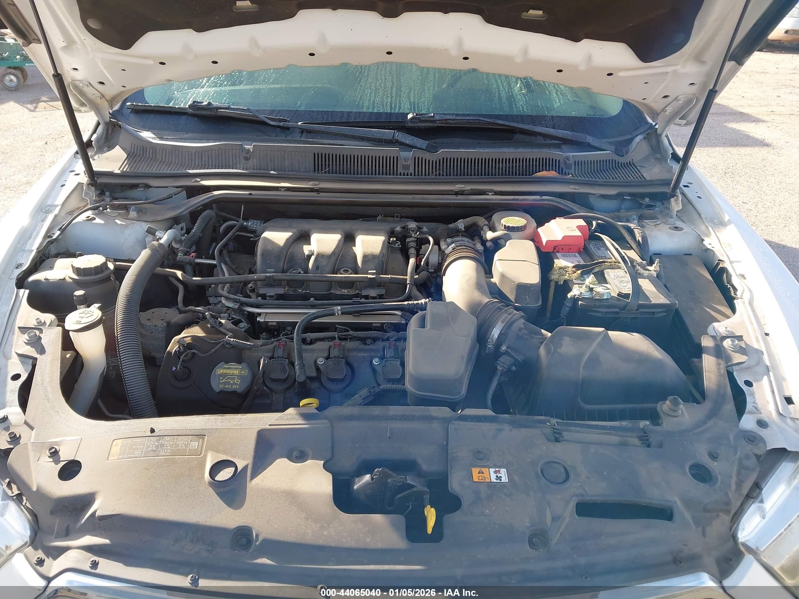 FORD TAURUS image 10