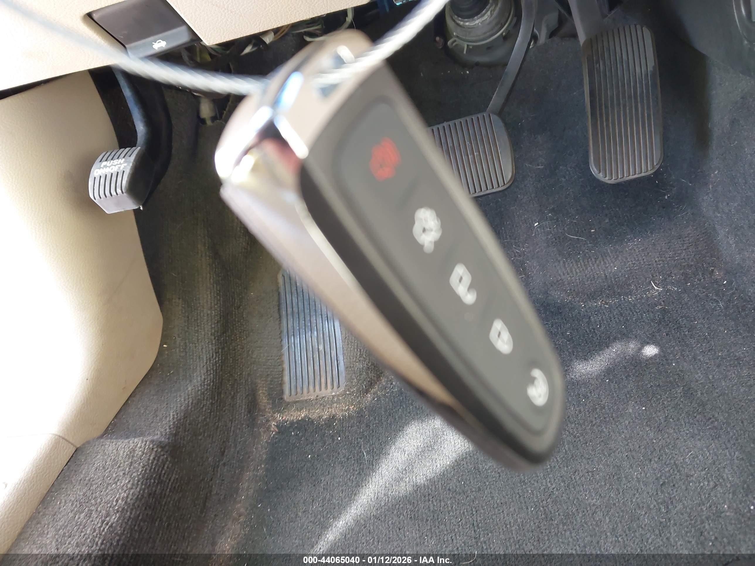 FORD TAURUS image 11