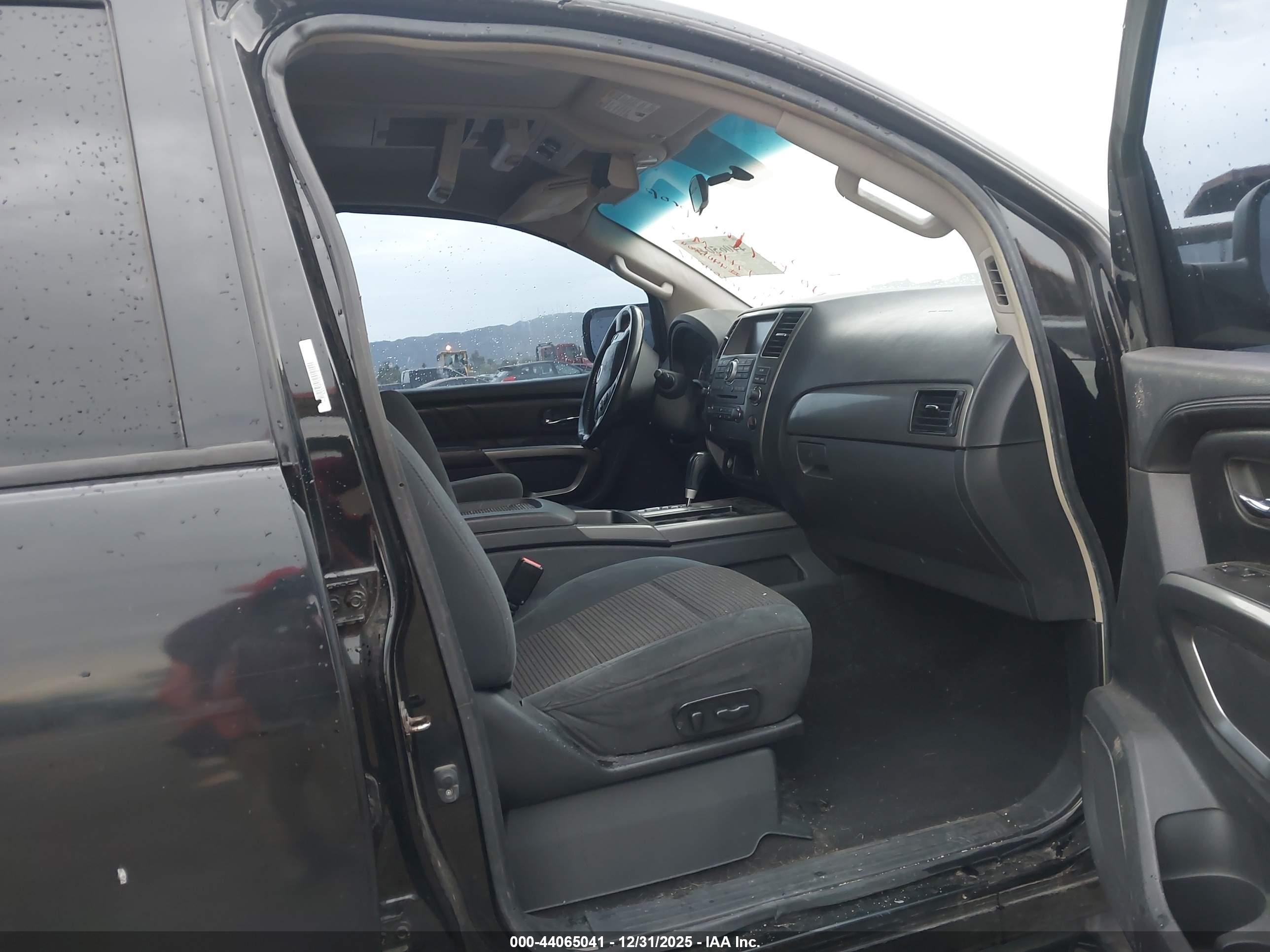 NISSAN ARMADA image 5