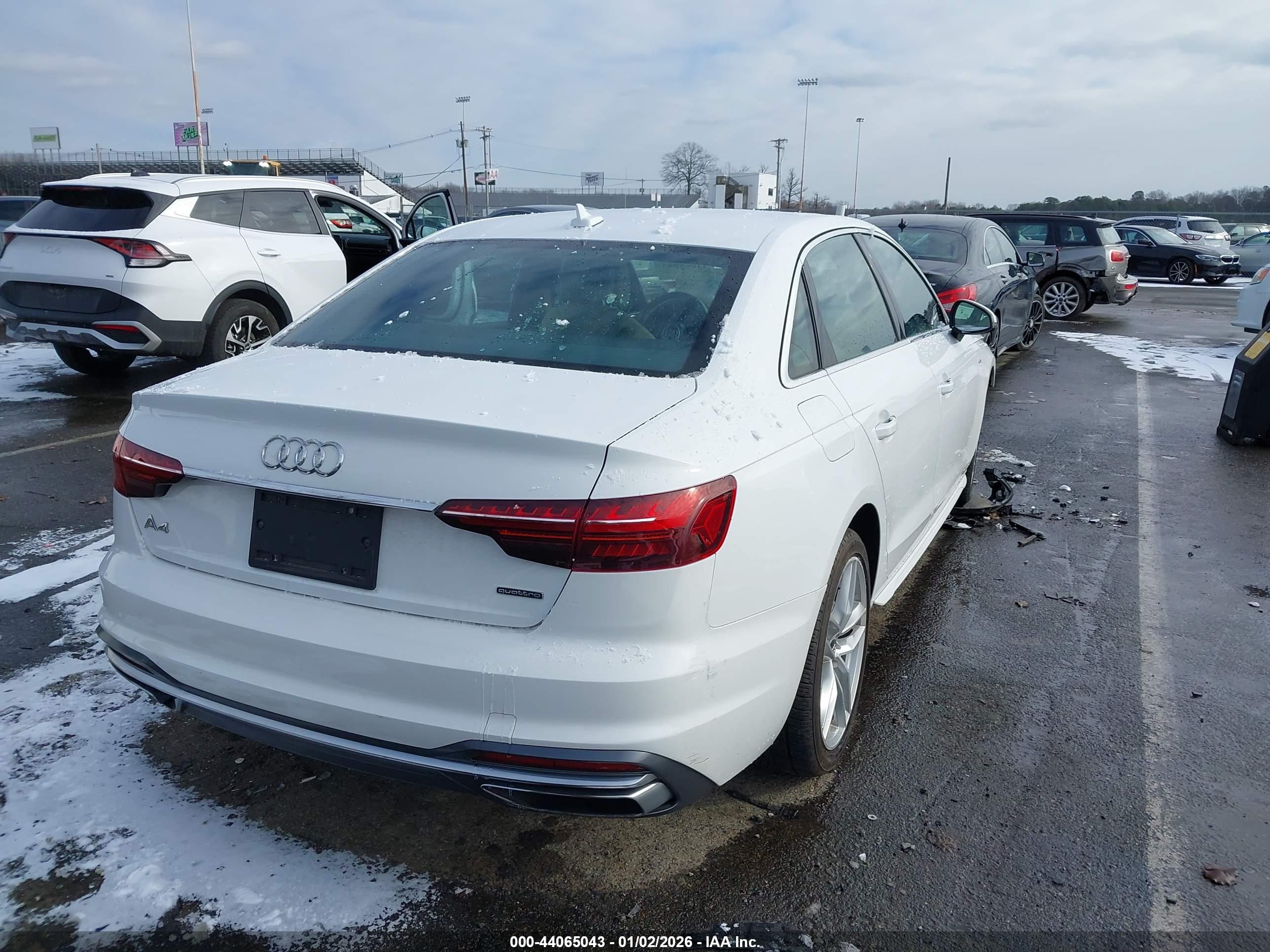 AUDI A4 image 4