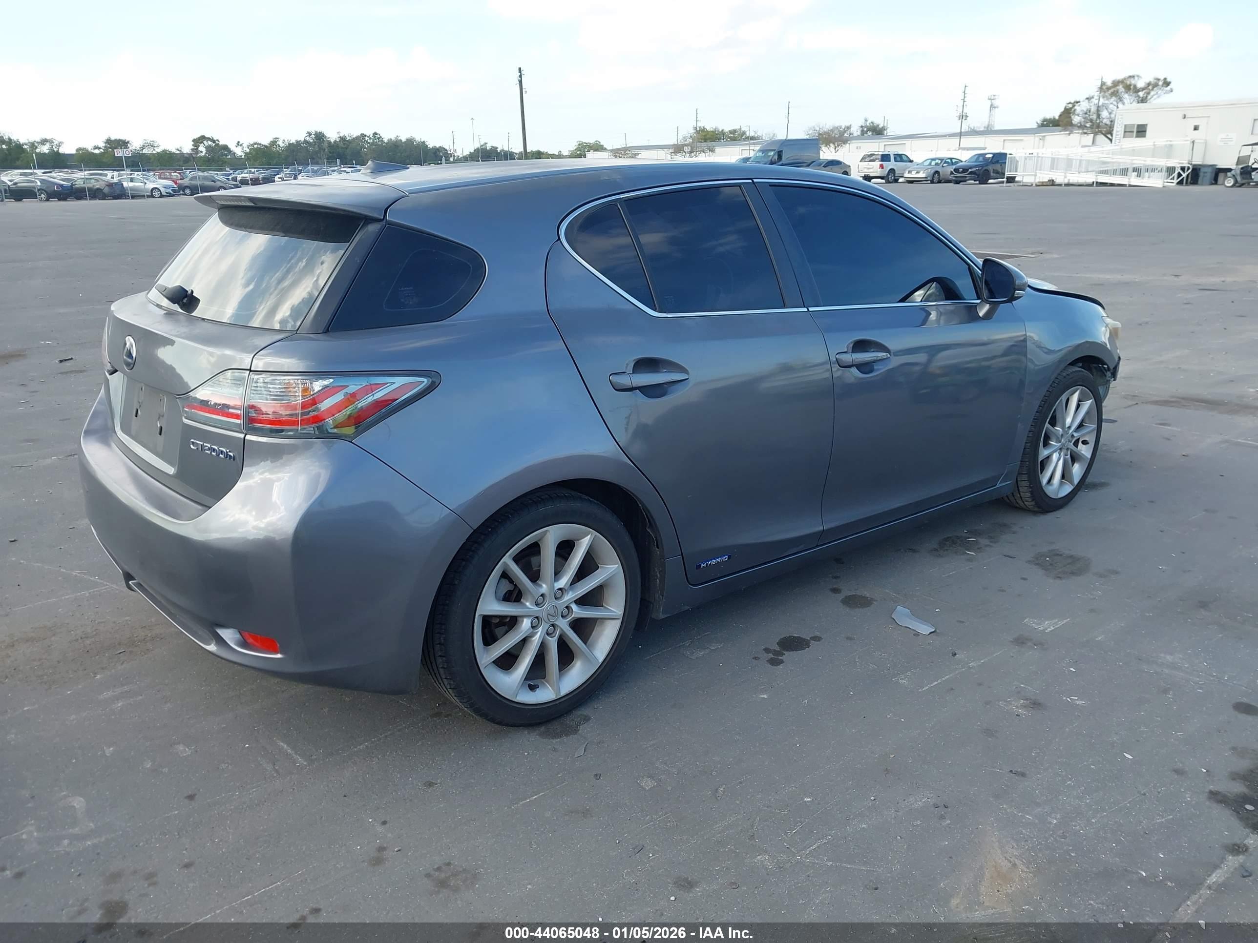 LEXUS CT image 4