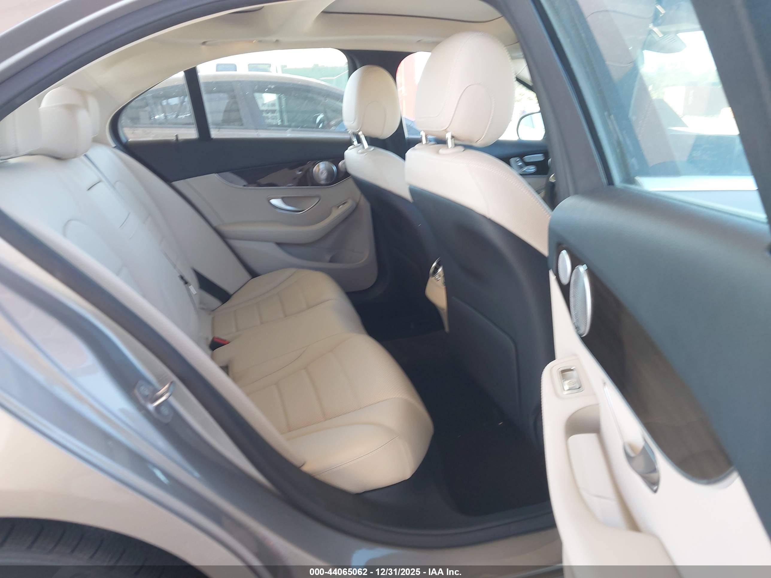 MERCEDES-BENZ C image 8