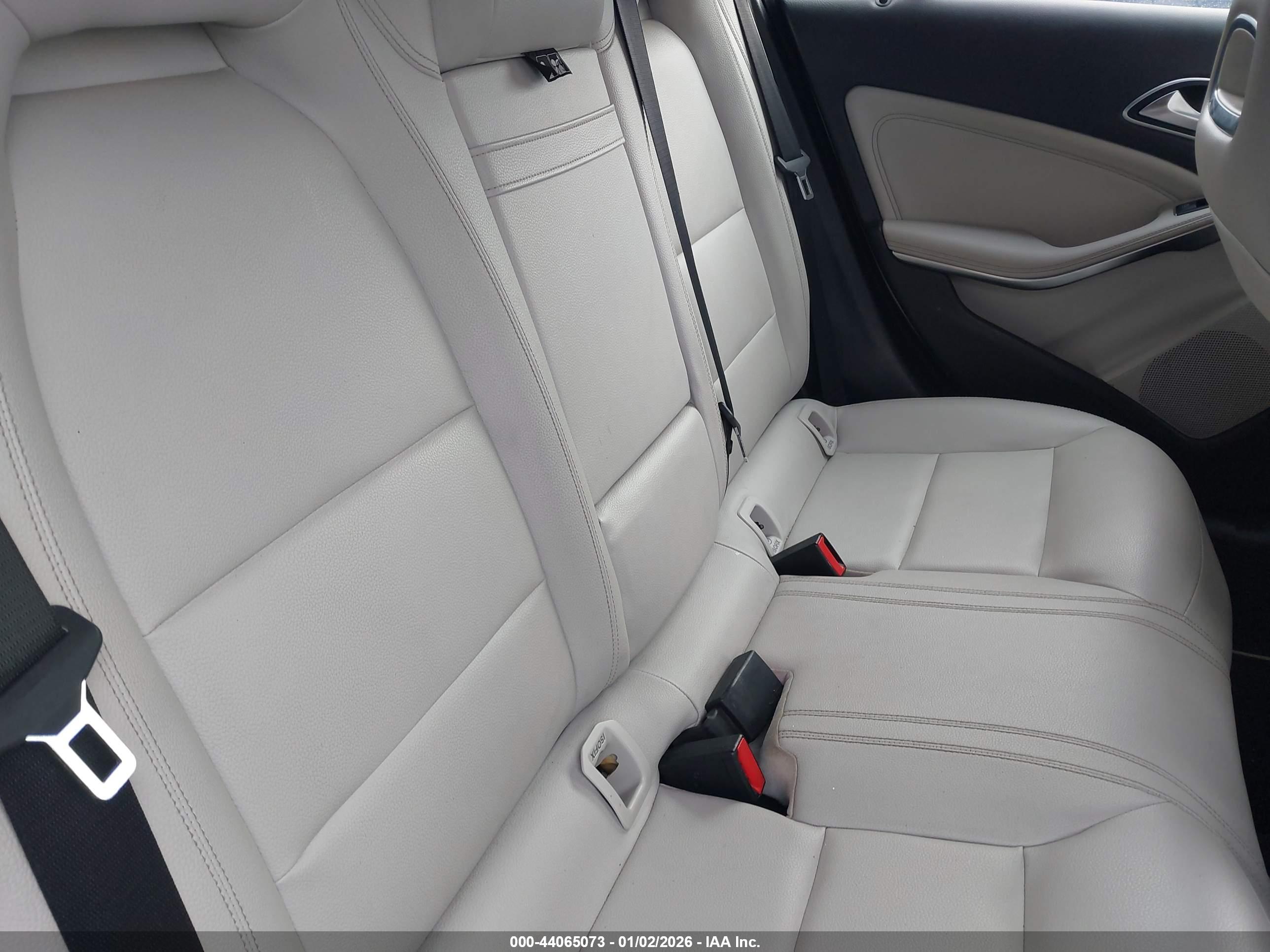 MERCEDES-BENZ CLA image 8