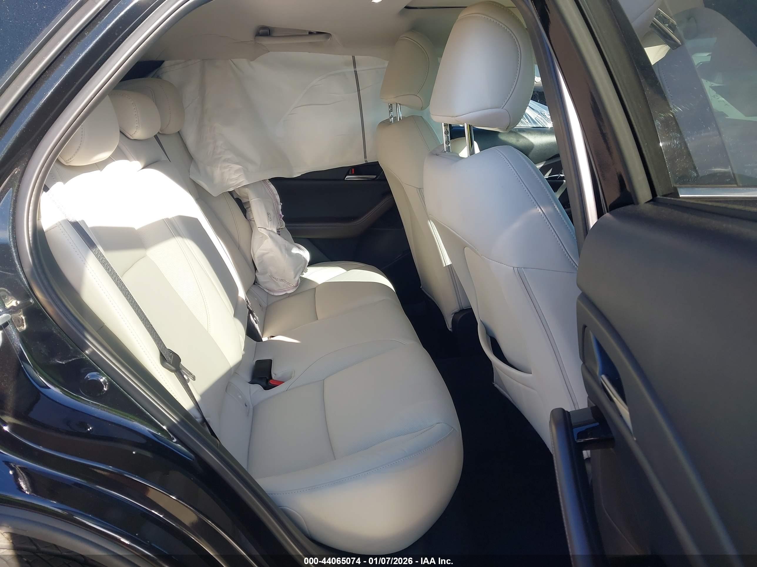 MAZDA CX-30 image 8