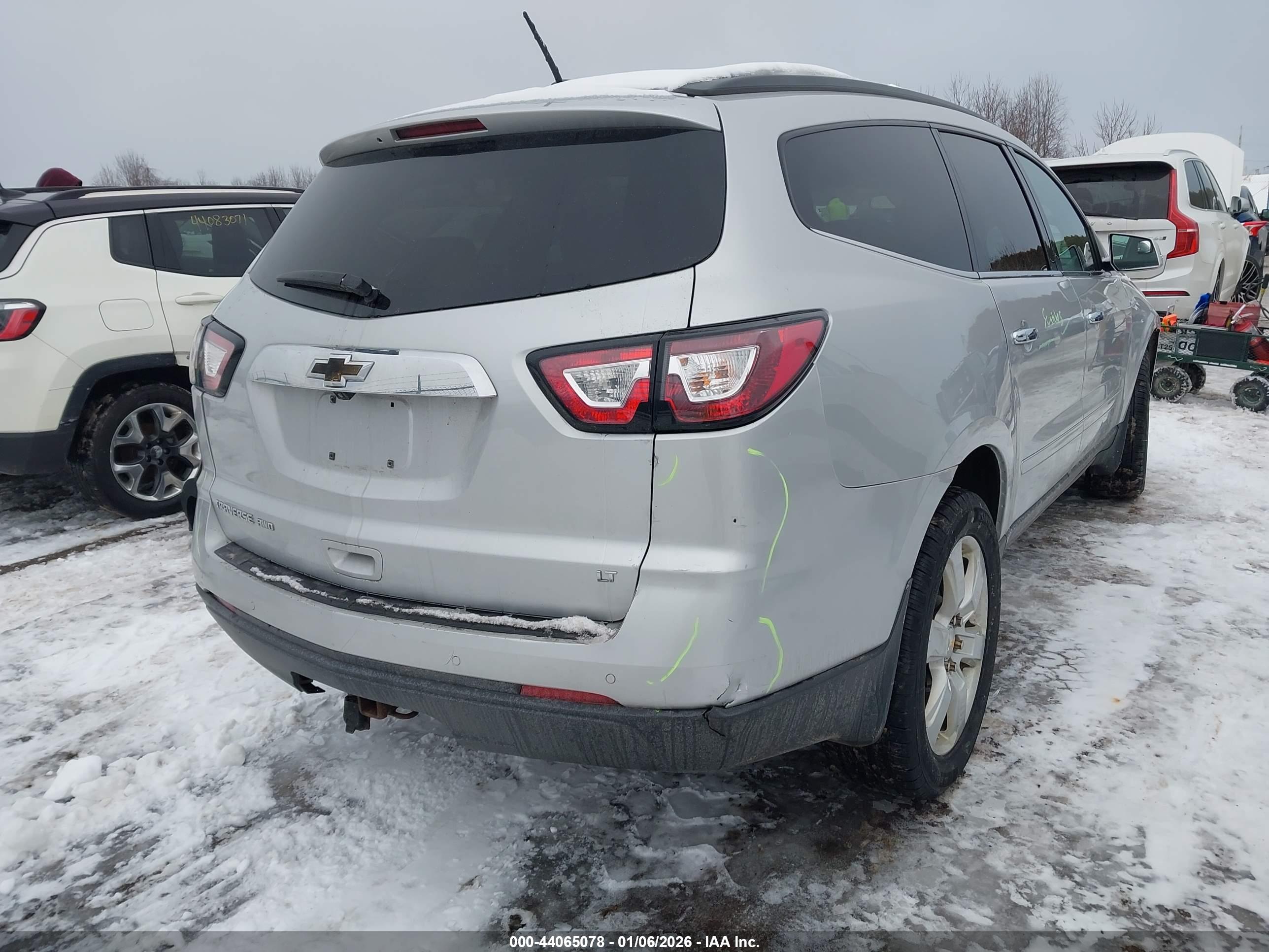 CHEVROLET TRAVERSE image 4