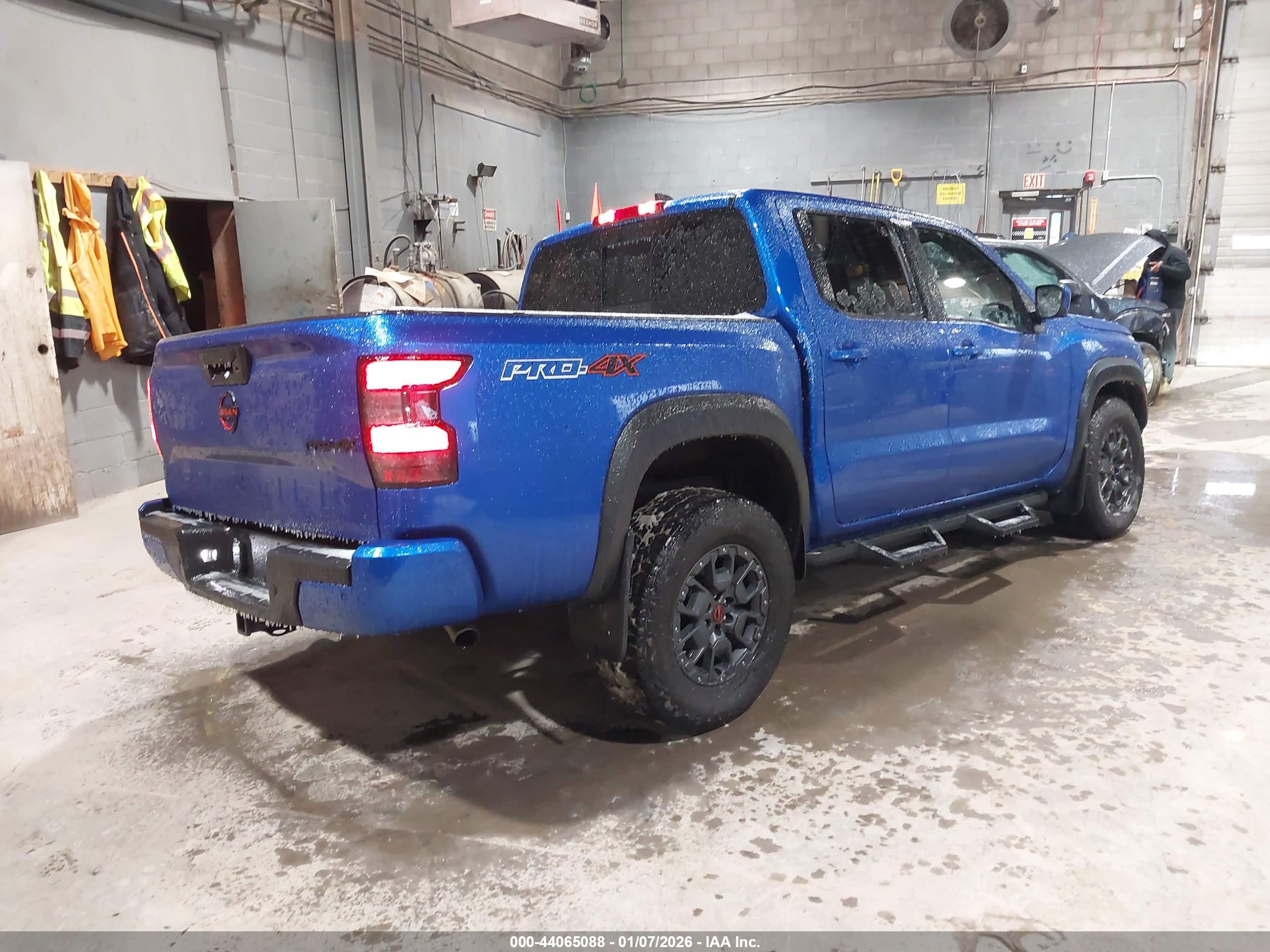 NISSAN FRONTIER image 4