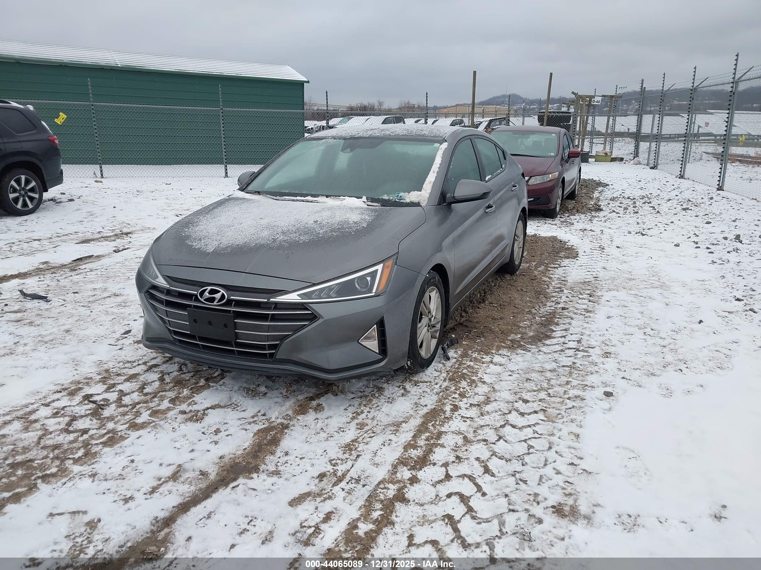 HYUNDAI ELANTRA image 2