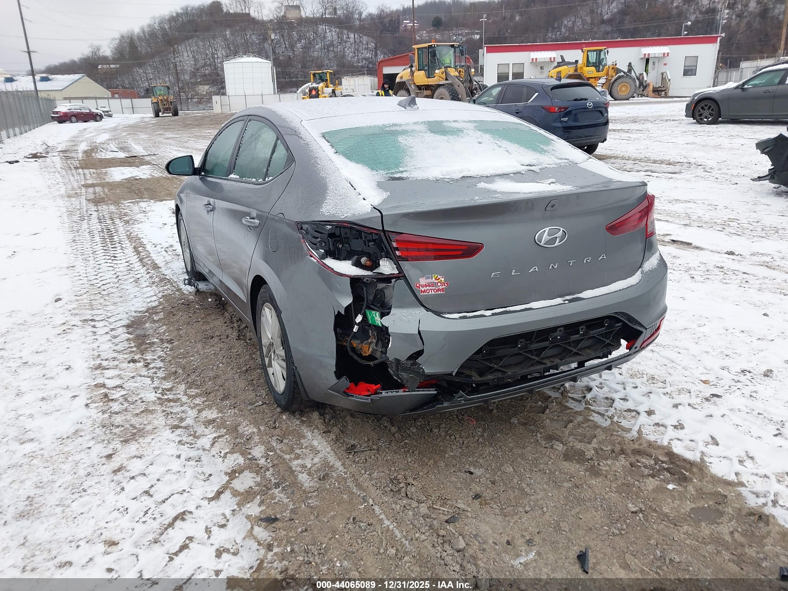 HYUNDAI ELANTRA image 6