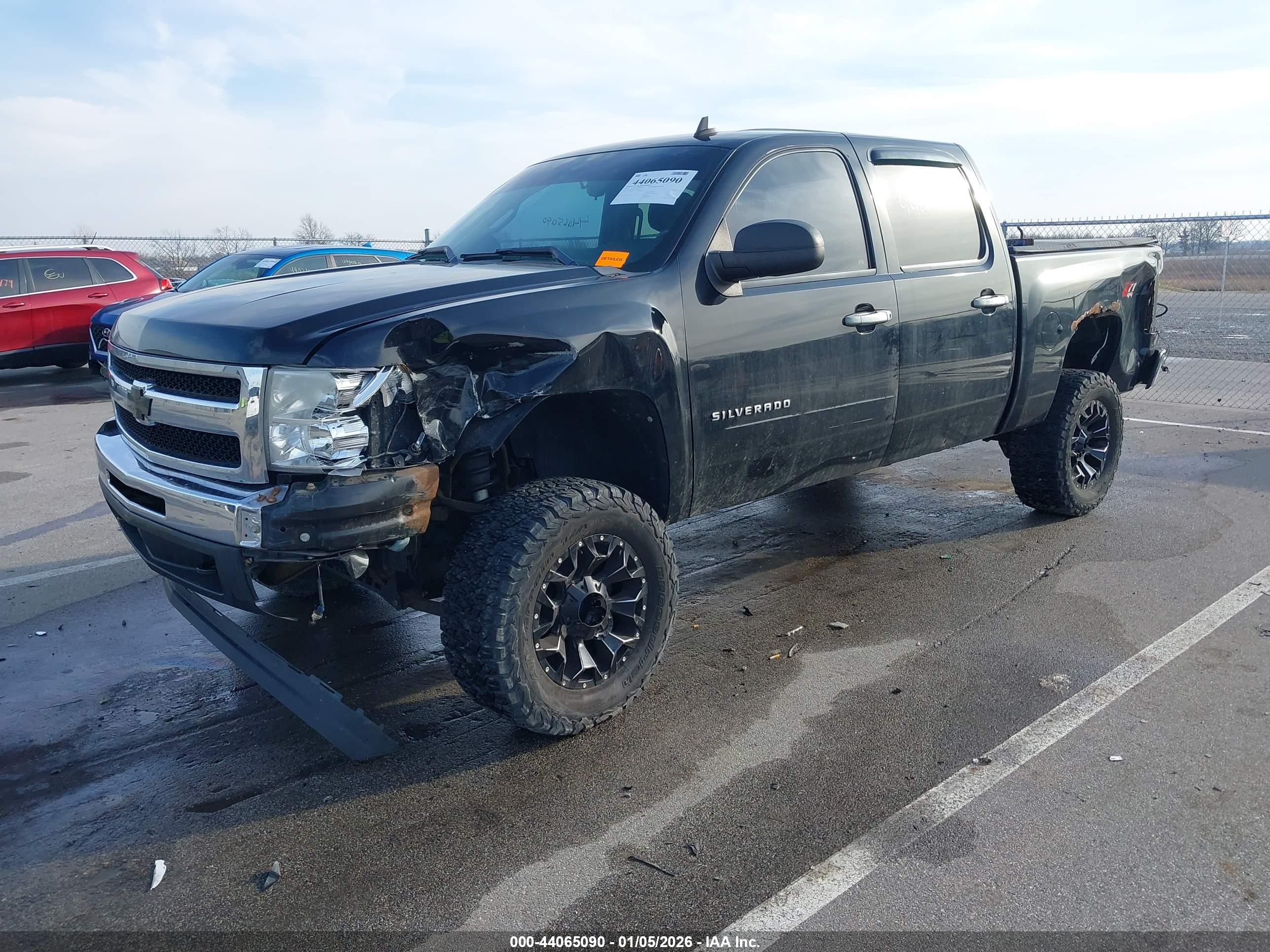 CHEVROLET SILVERADO image 2