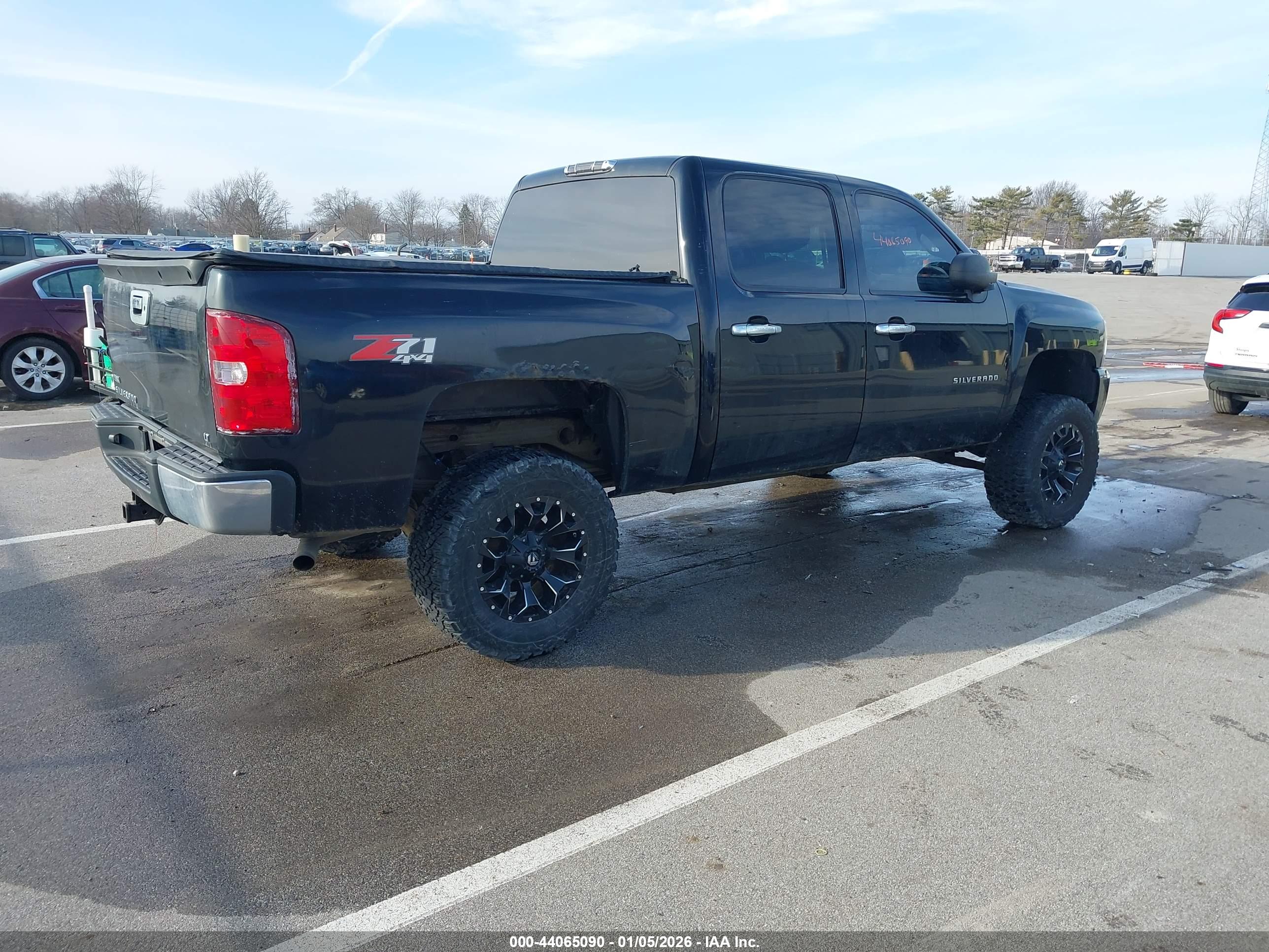 CHEVROLET SILVERADO image 4