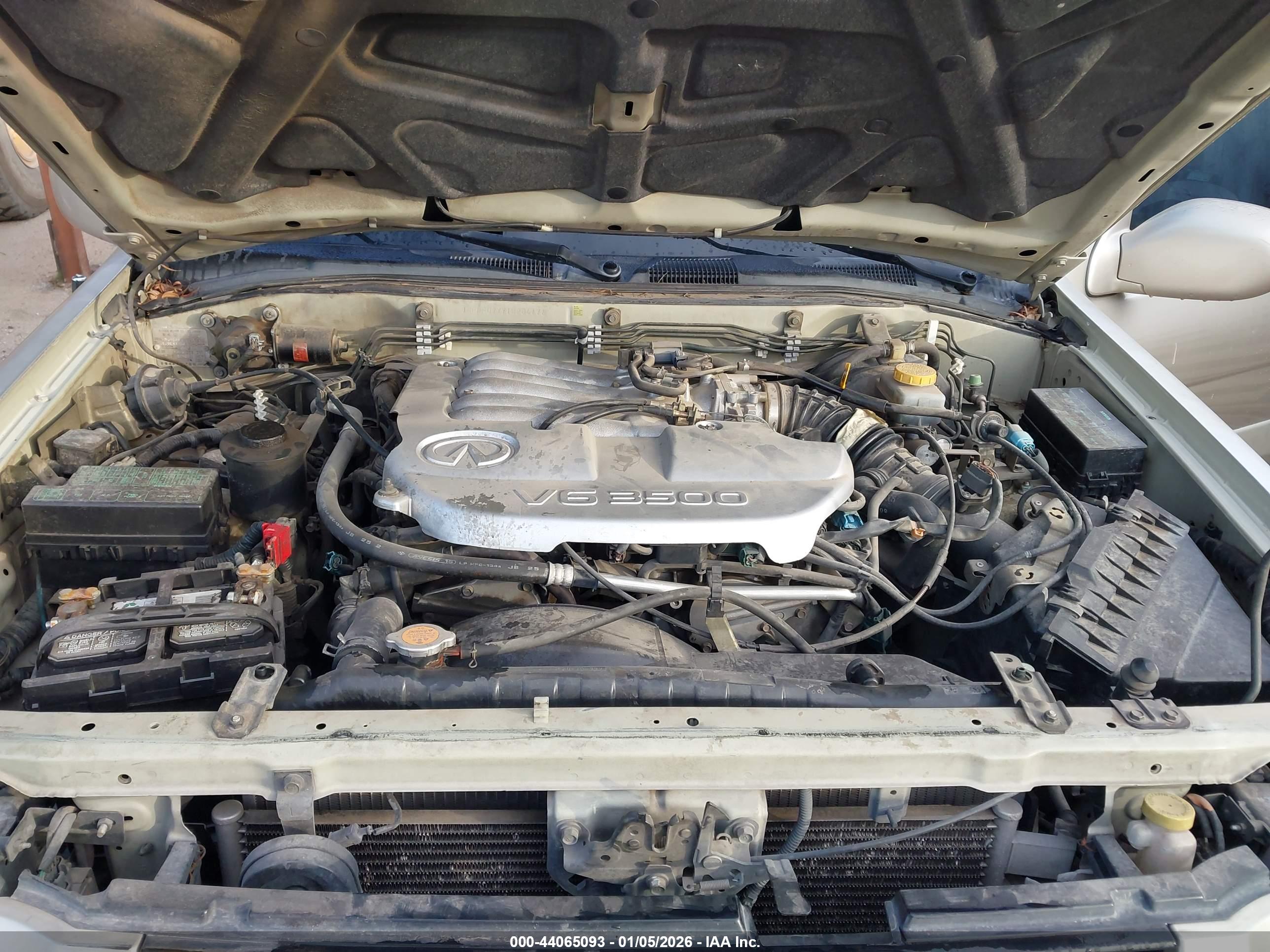 INFINITI QX4 image 10