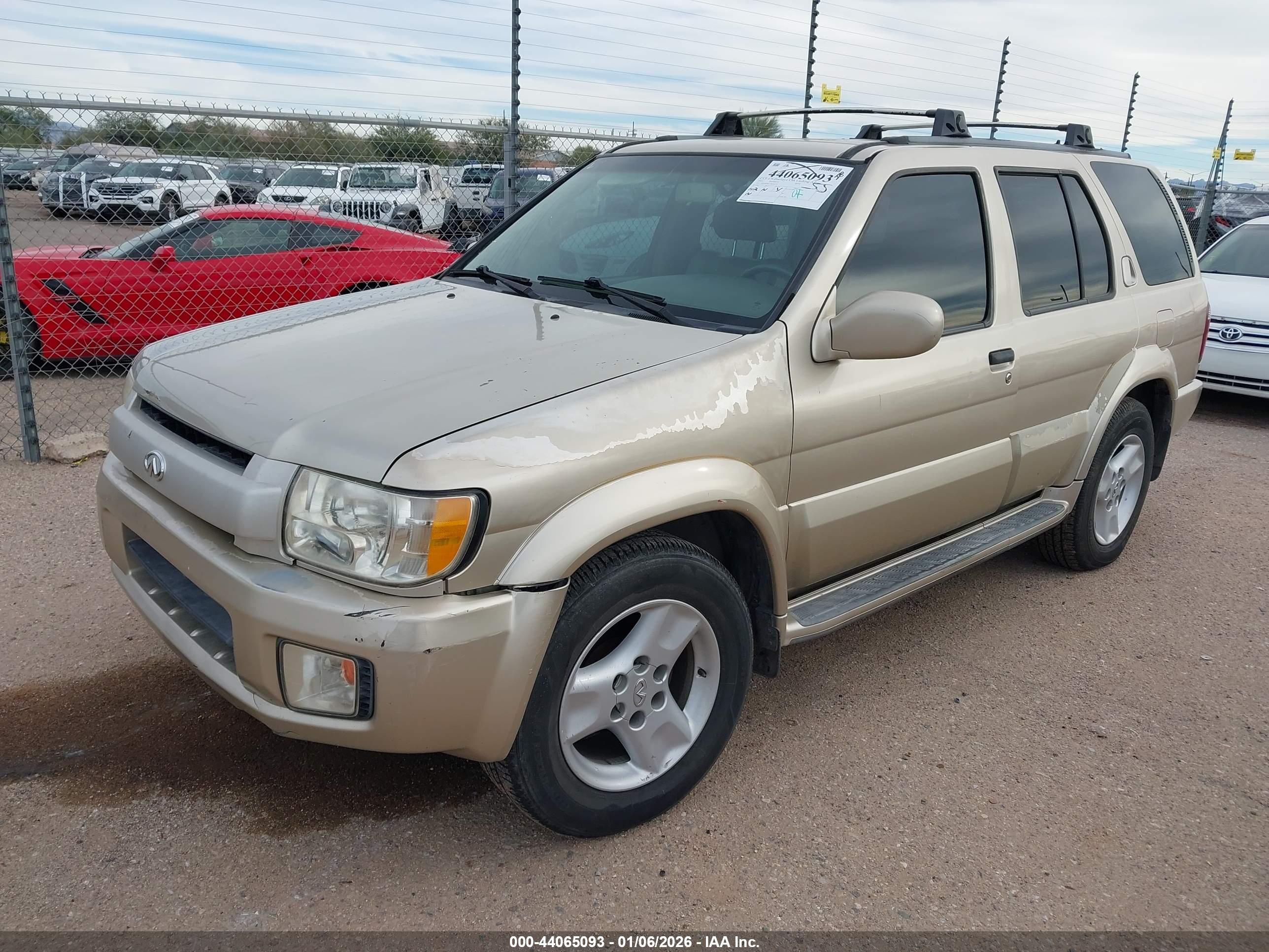 INFINITI QX4 image 2