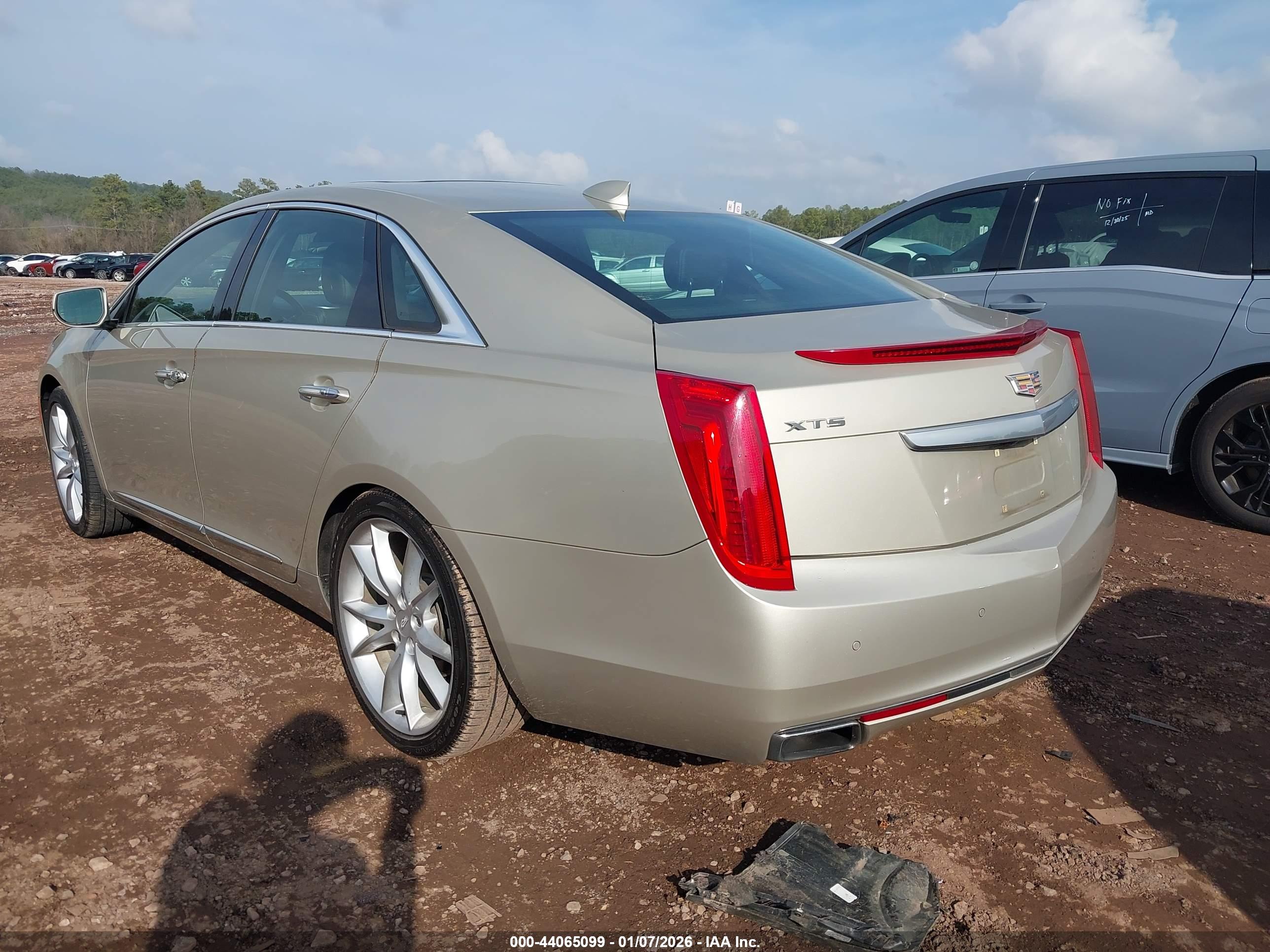 CADILLAC XTS image 3