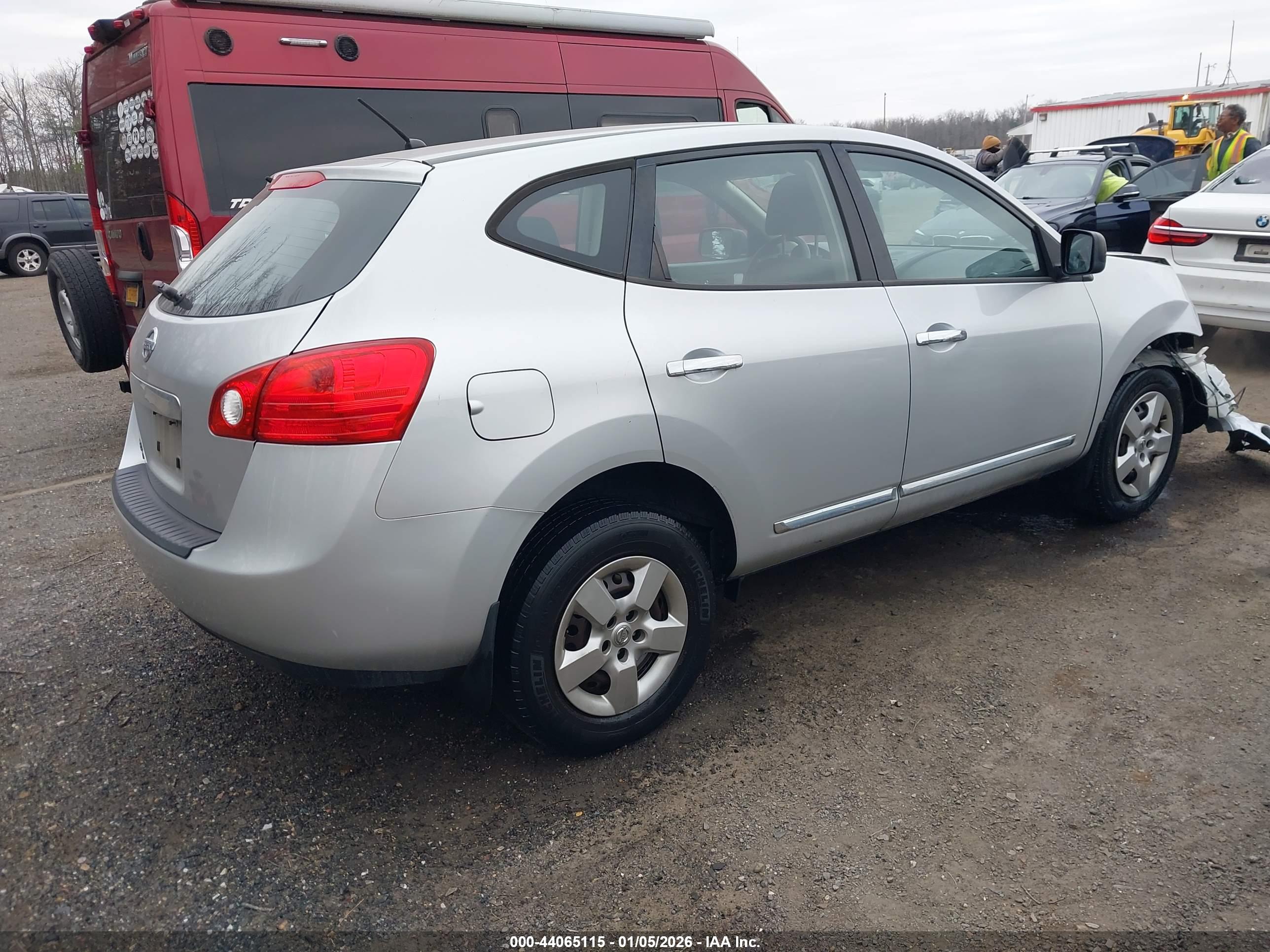 NISSAN ROGUE image 4