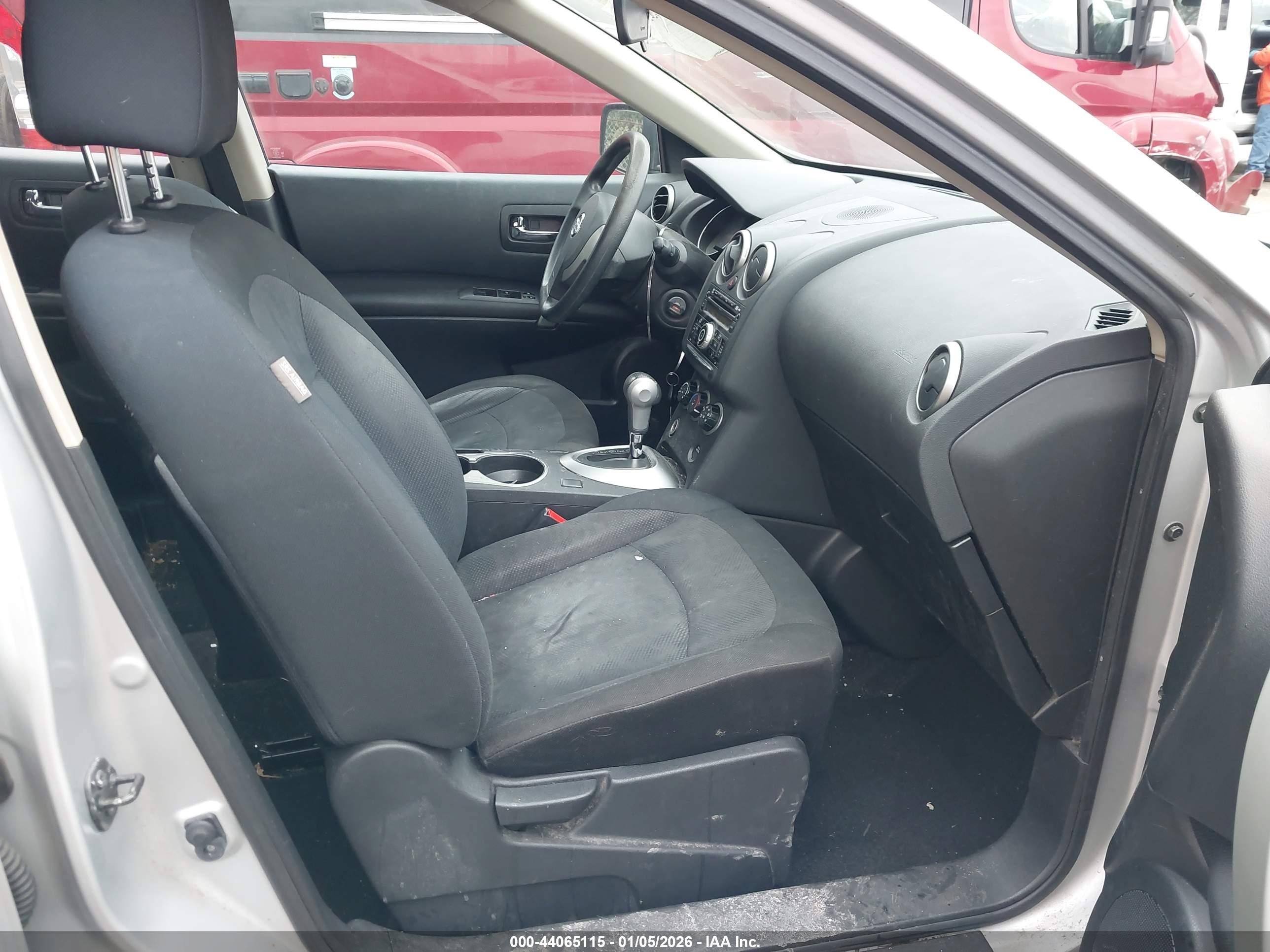 NISSAN ROGUE image 5