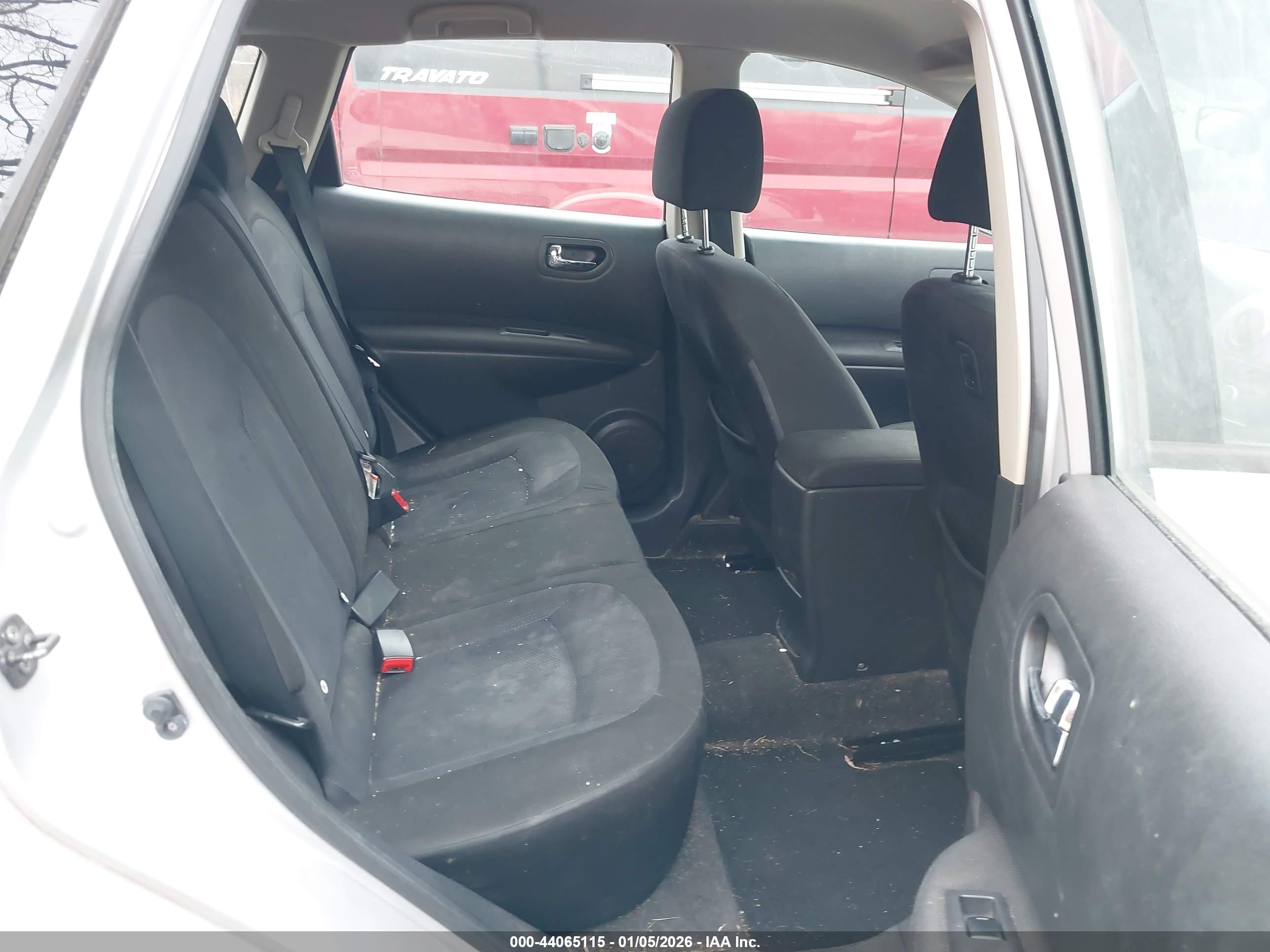 NISSAN ROGUE image 8