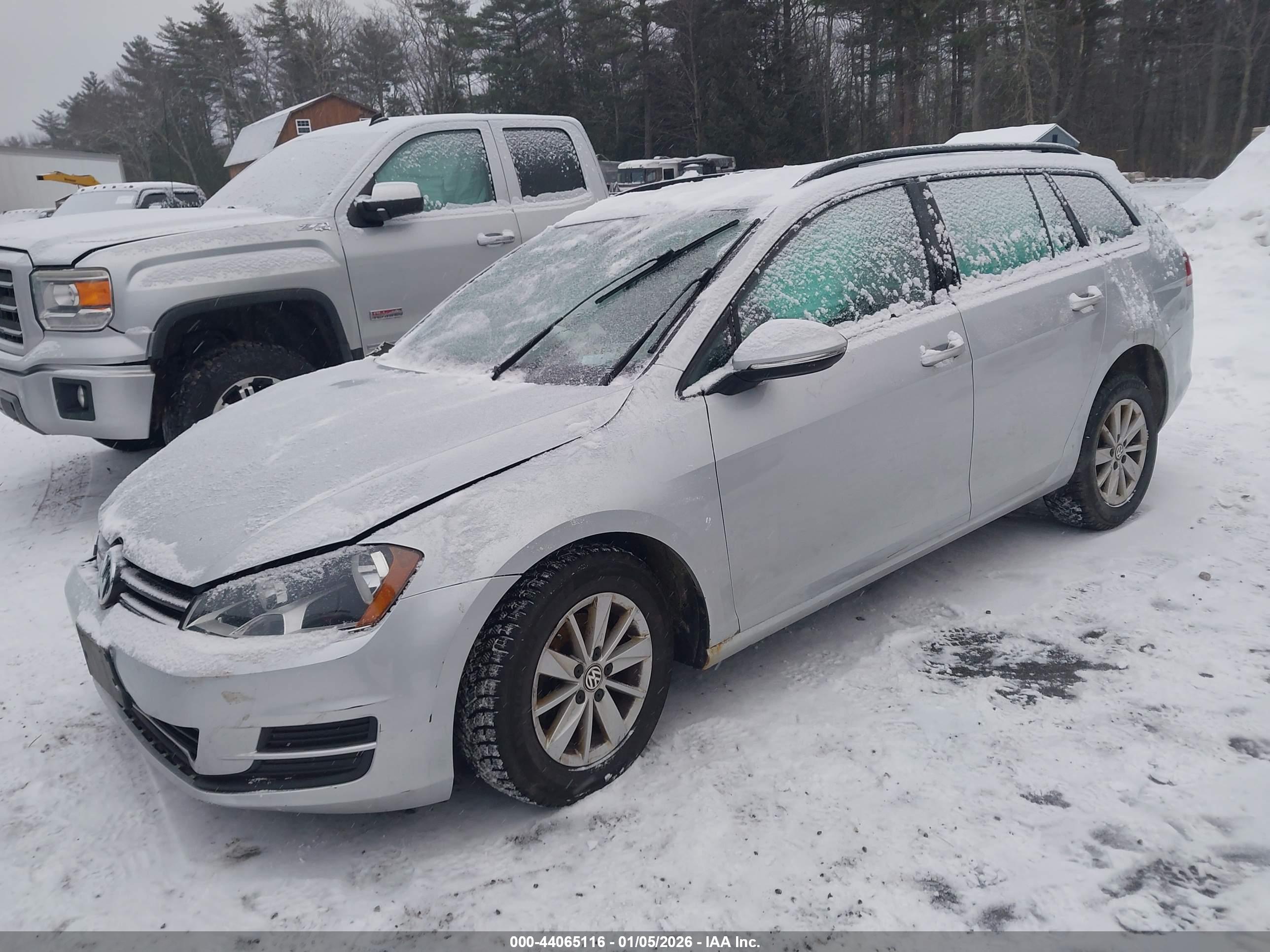 VOLKSWAGEN GOLF image 2