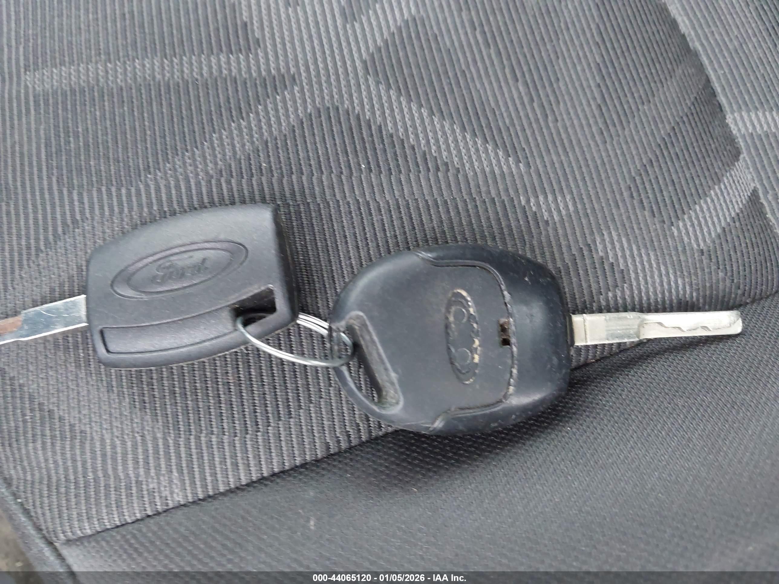 FORD FIESTA image 11