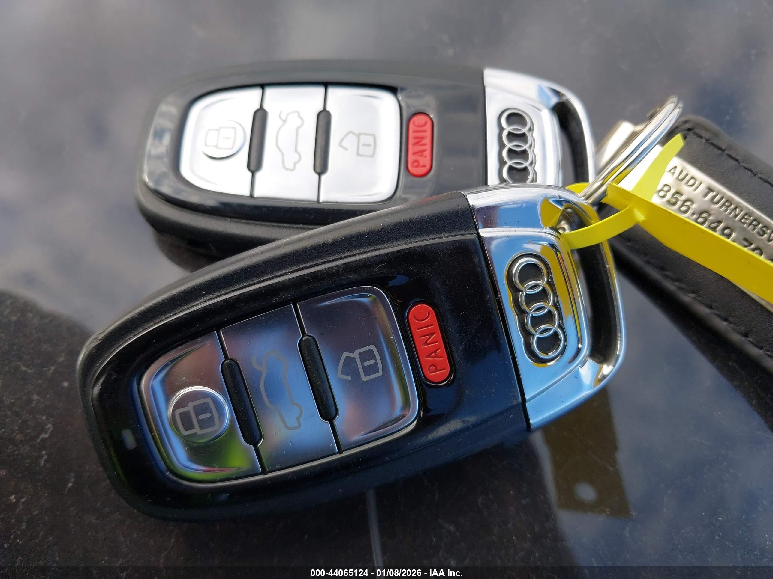 AUDI A8 image 11