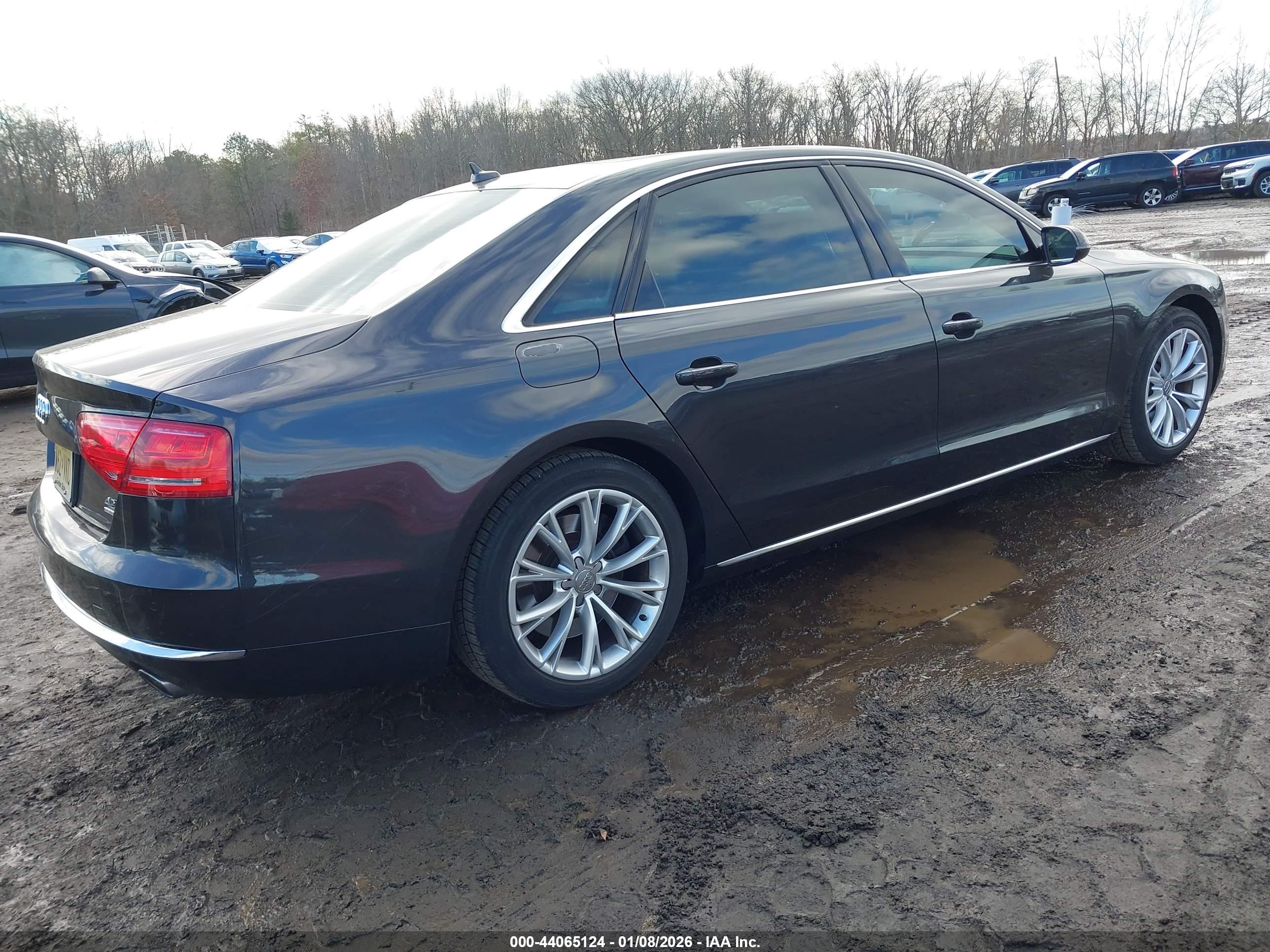 AUDI A8 image 4