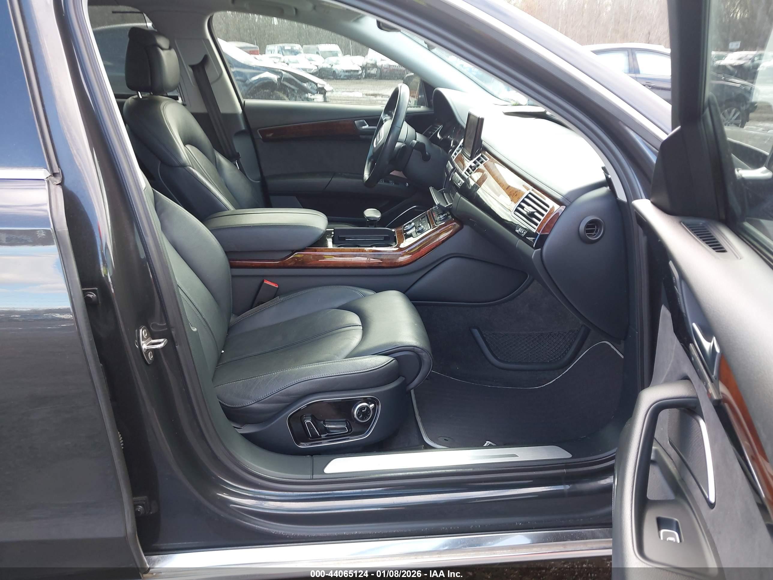 AUDI A8 image 5