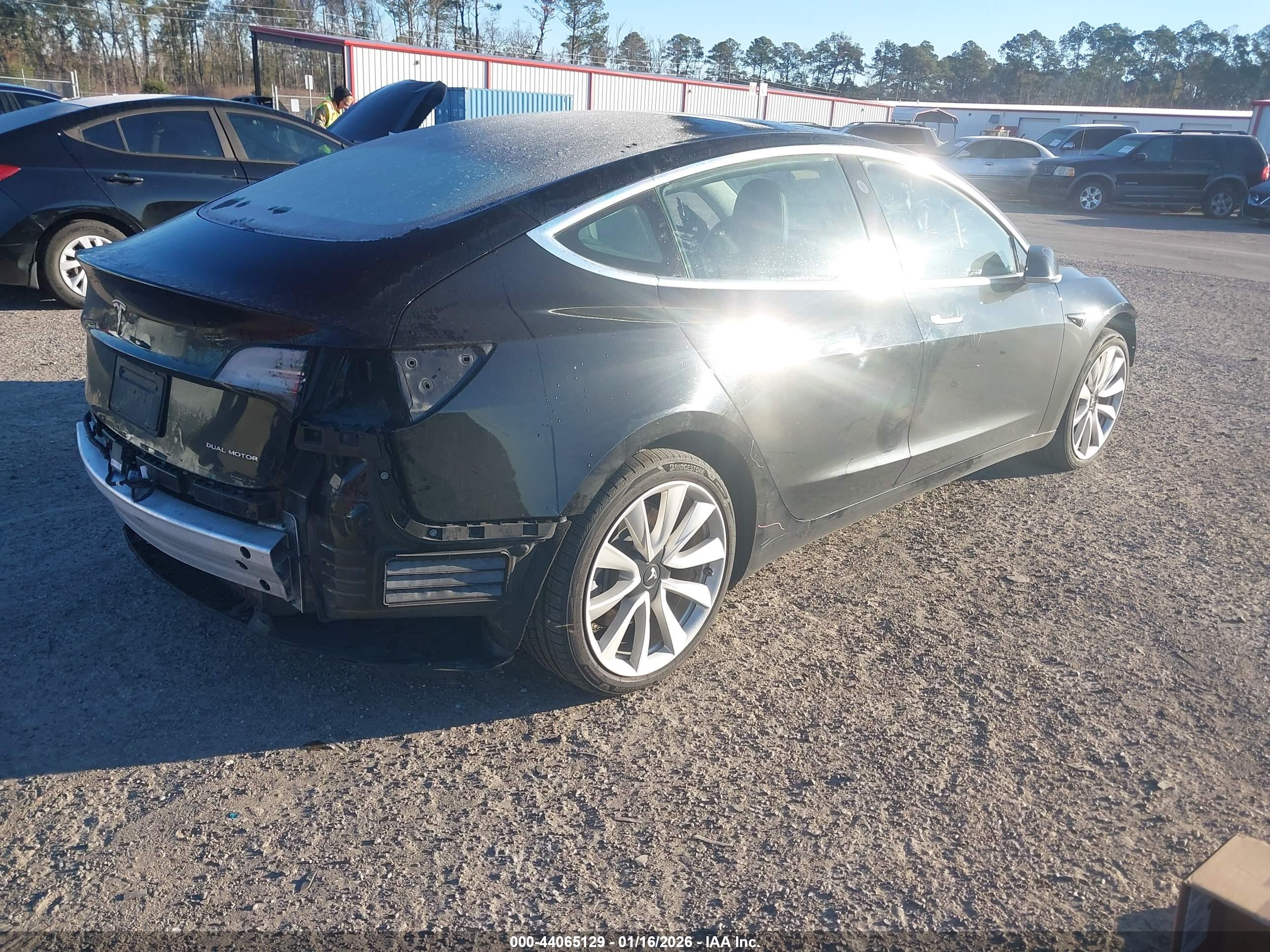 TESLA MODEL image 4