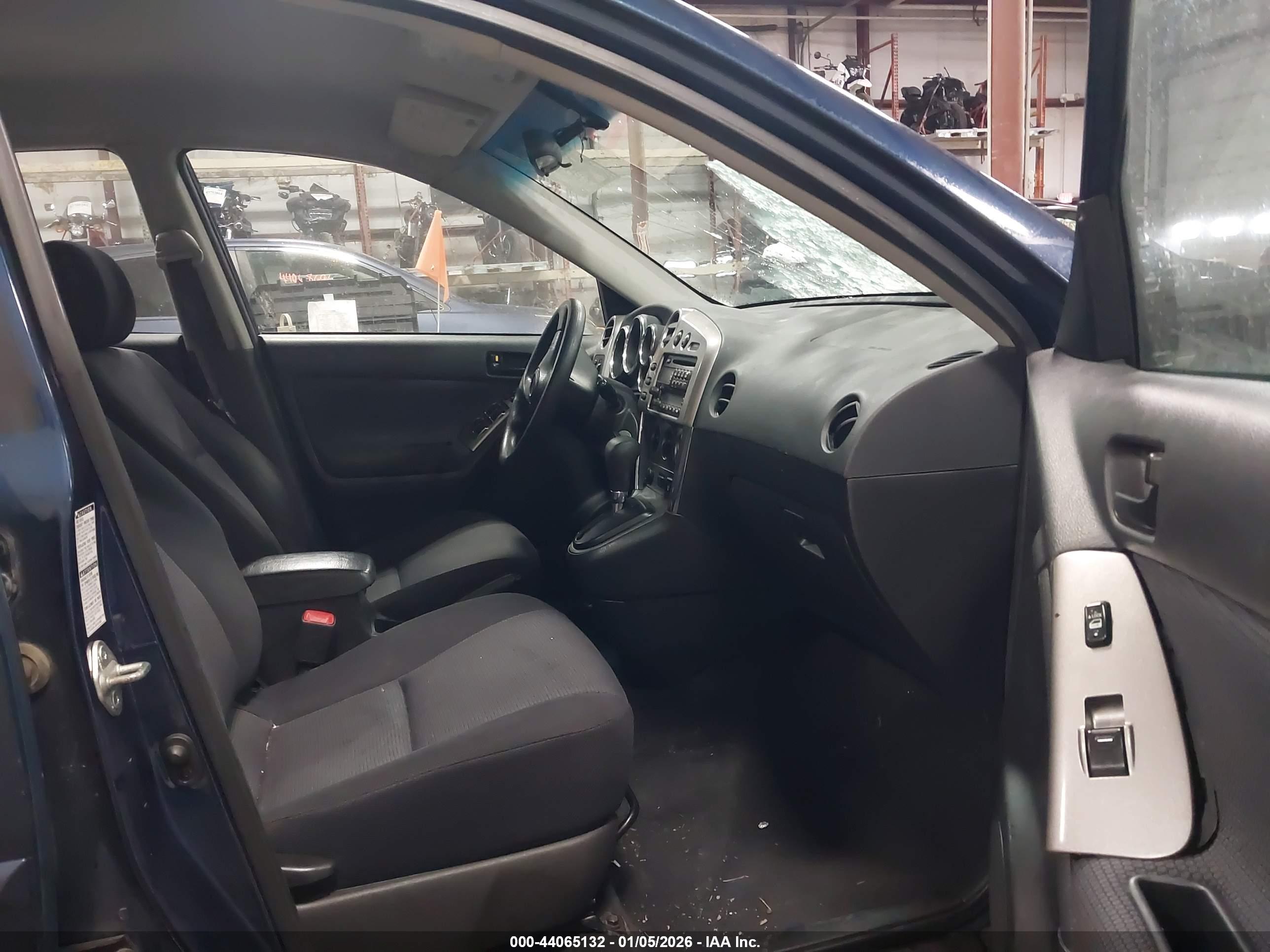 PONTIAC VIBE image 5