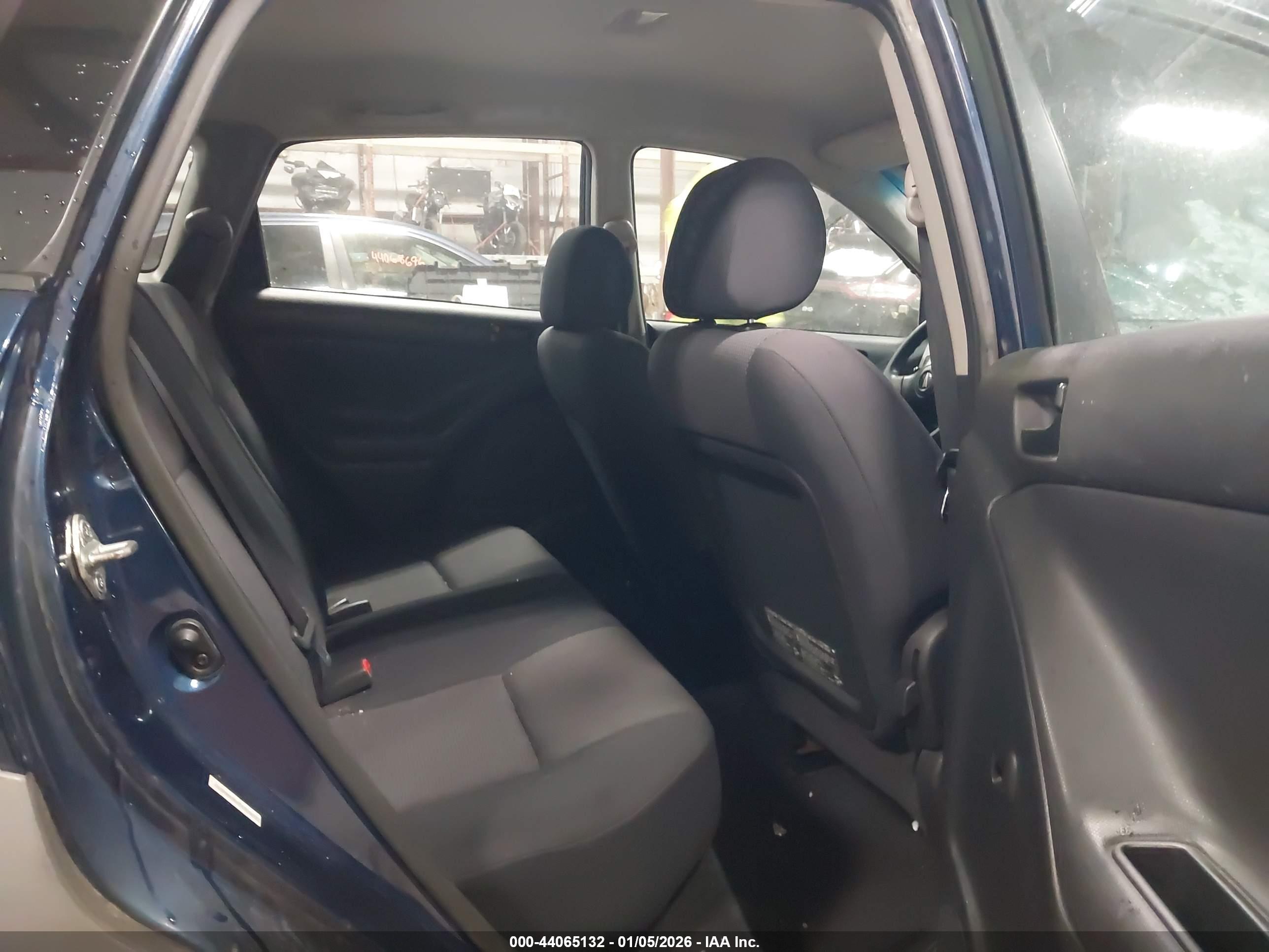 PONTIAC VIBE image 8