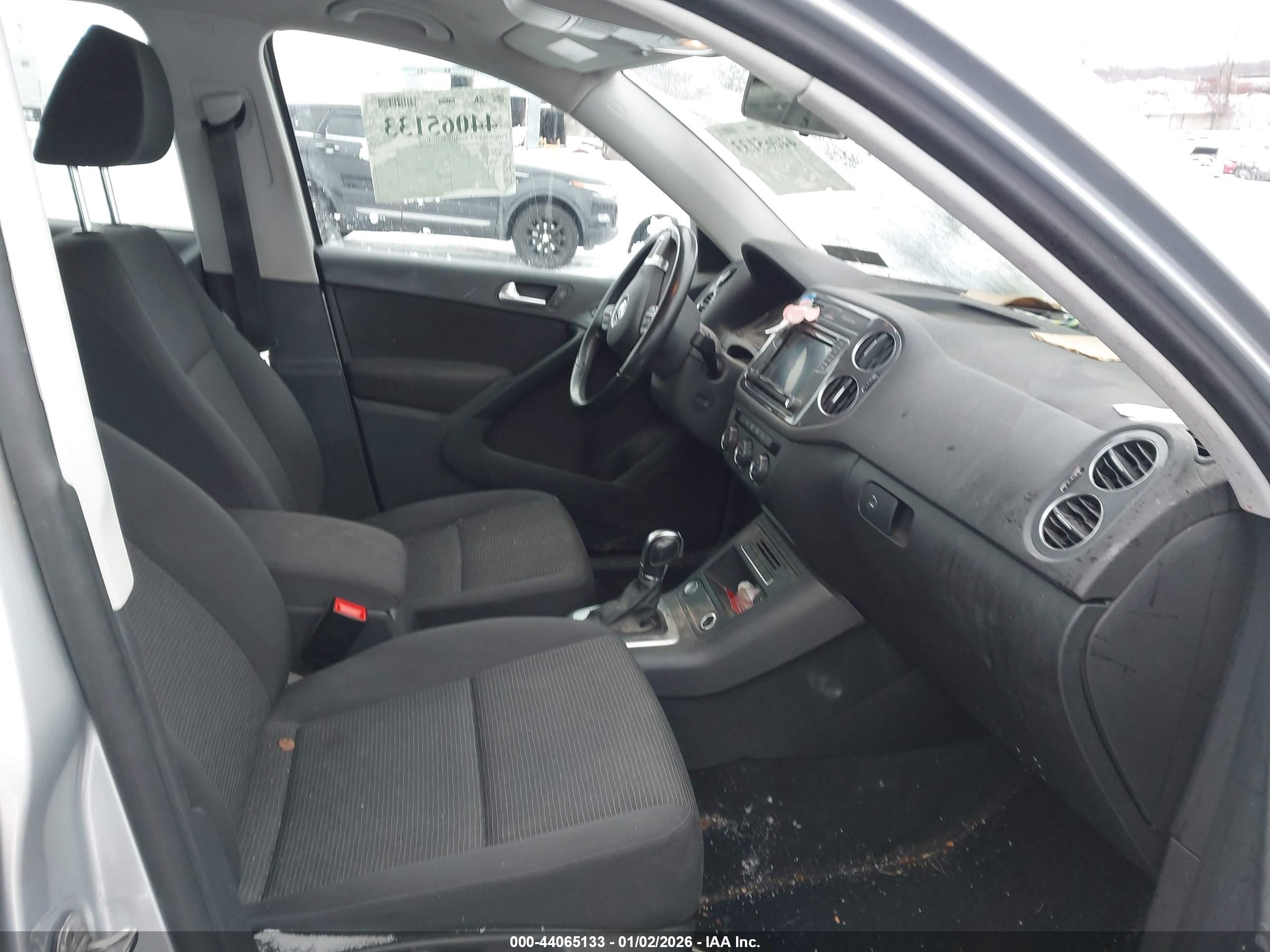 VOLKSWAGEN TIGUAN image 5