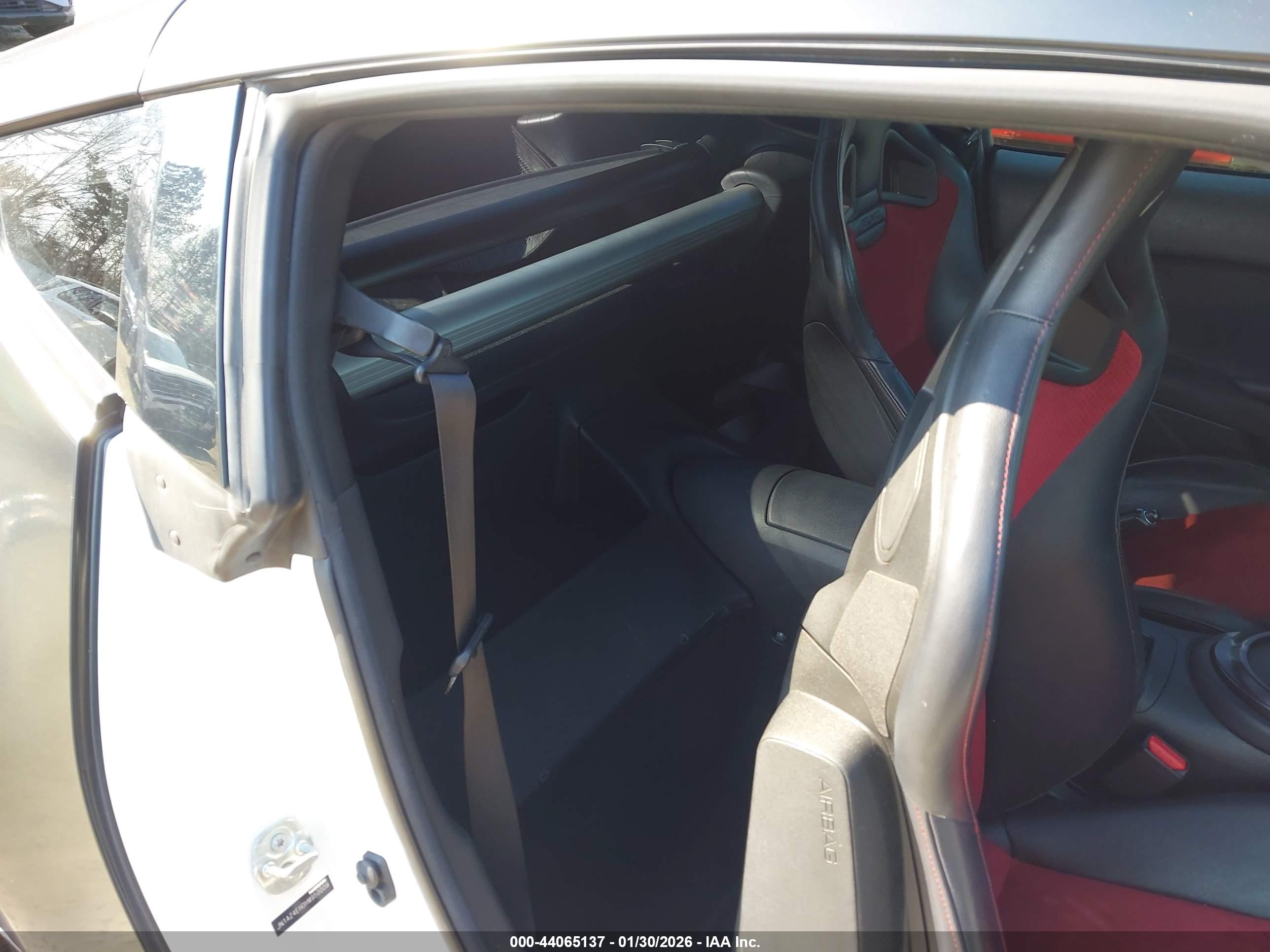 NISSAN 370Z image 8