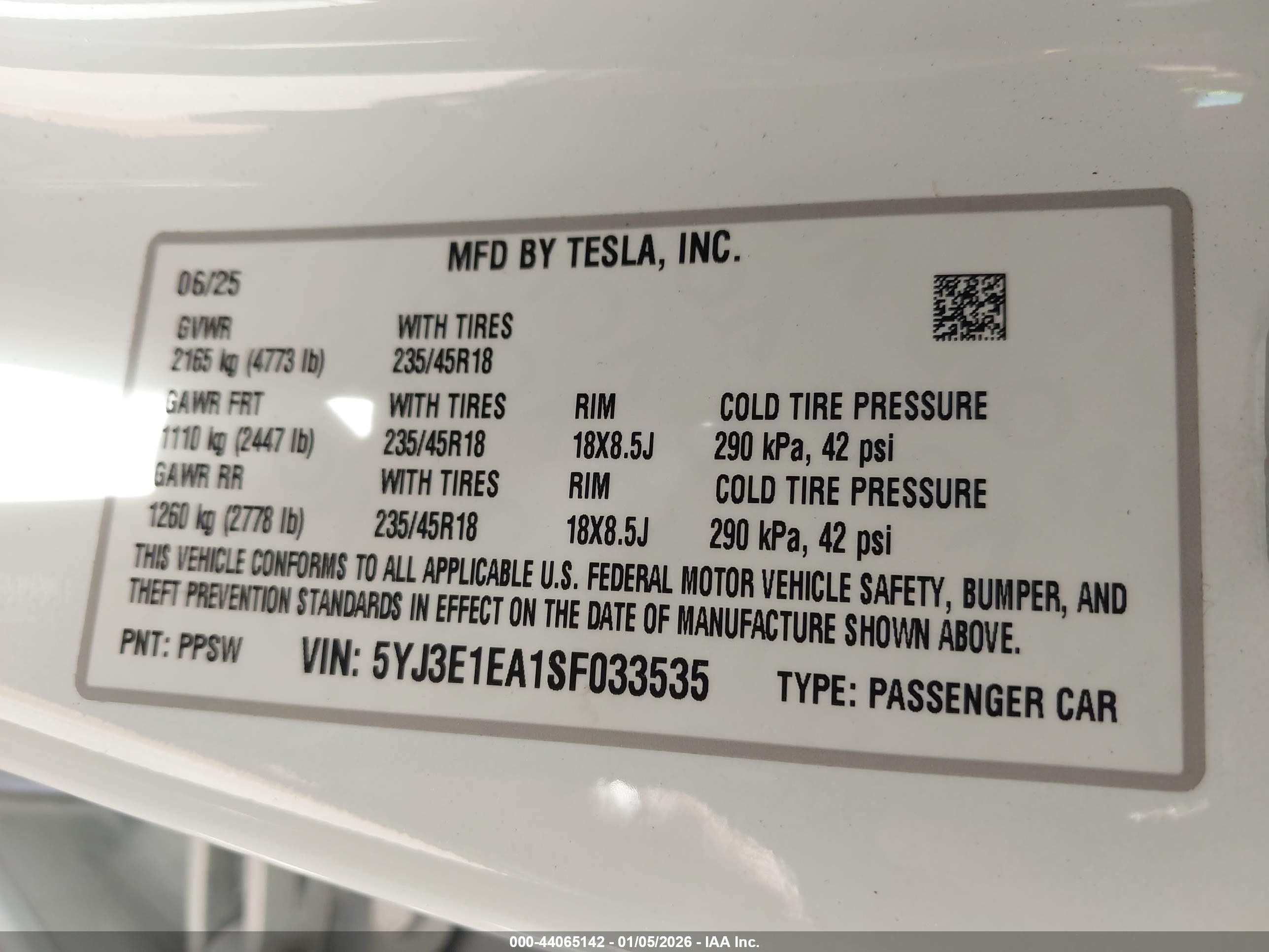 TESLA MODEL image 9