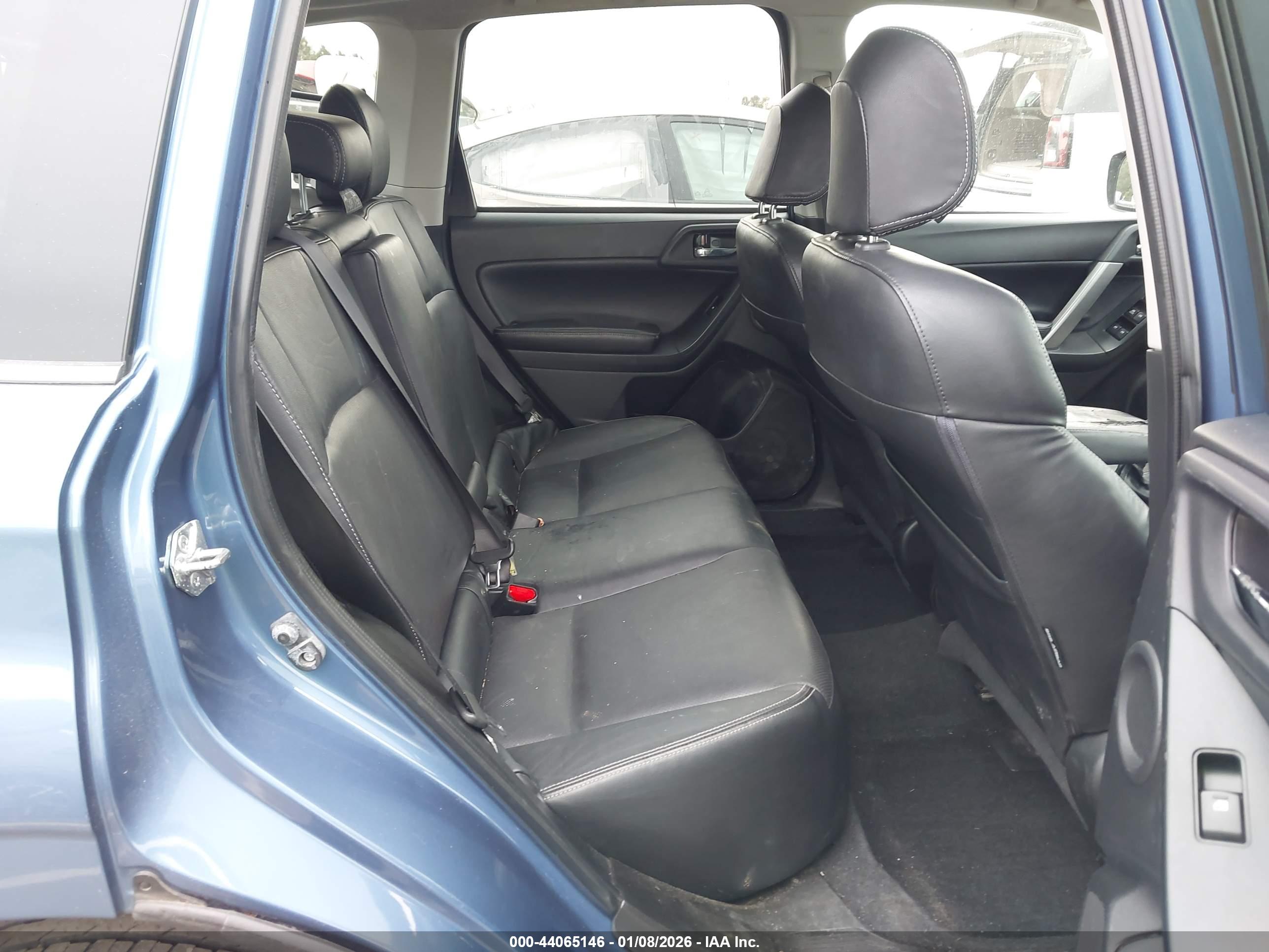 SUBARU FORESTER image 8