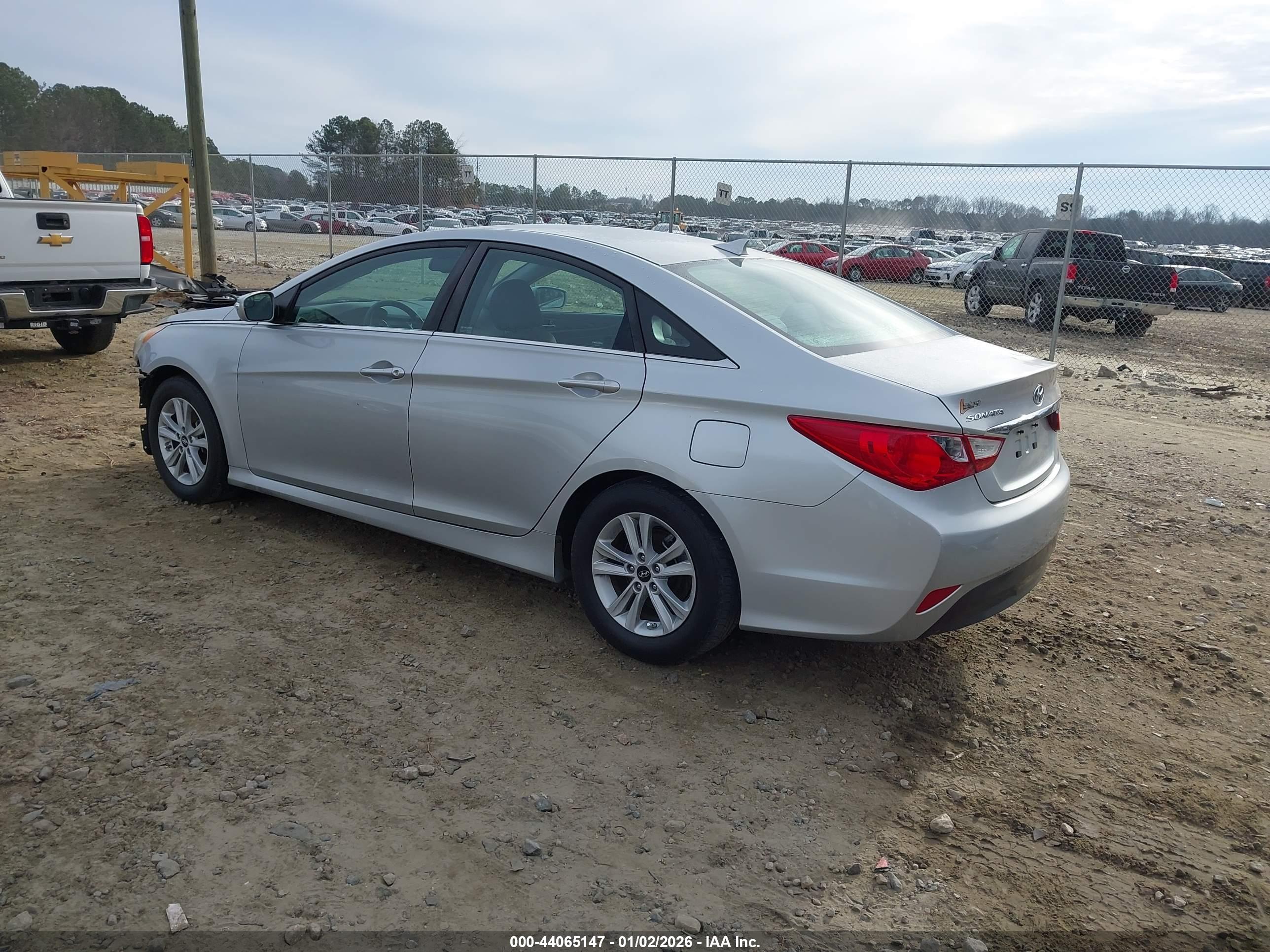 HYUNDAI SONATA image 3