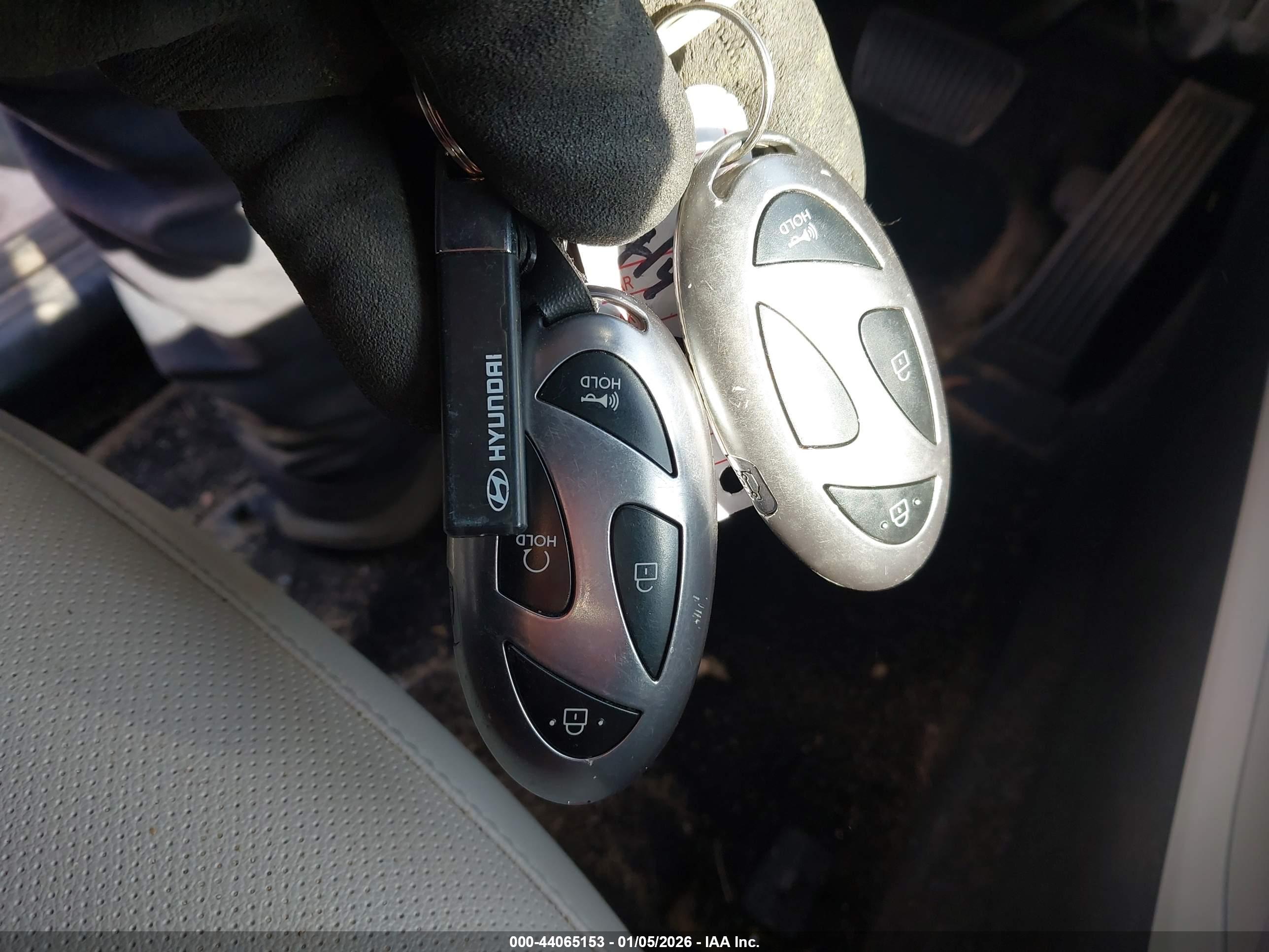 HYUNDAI TUCSON image 11