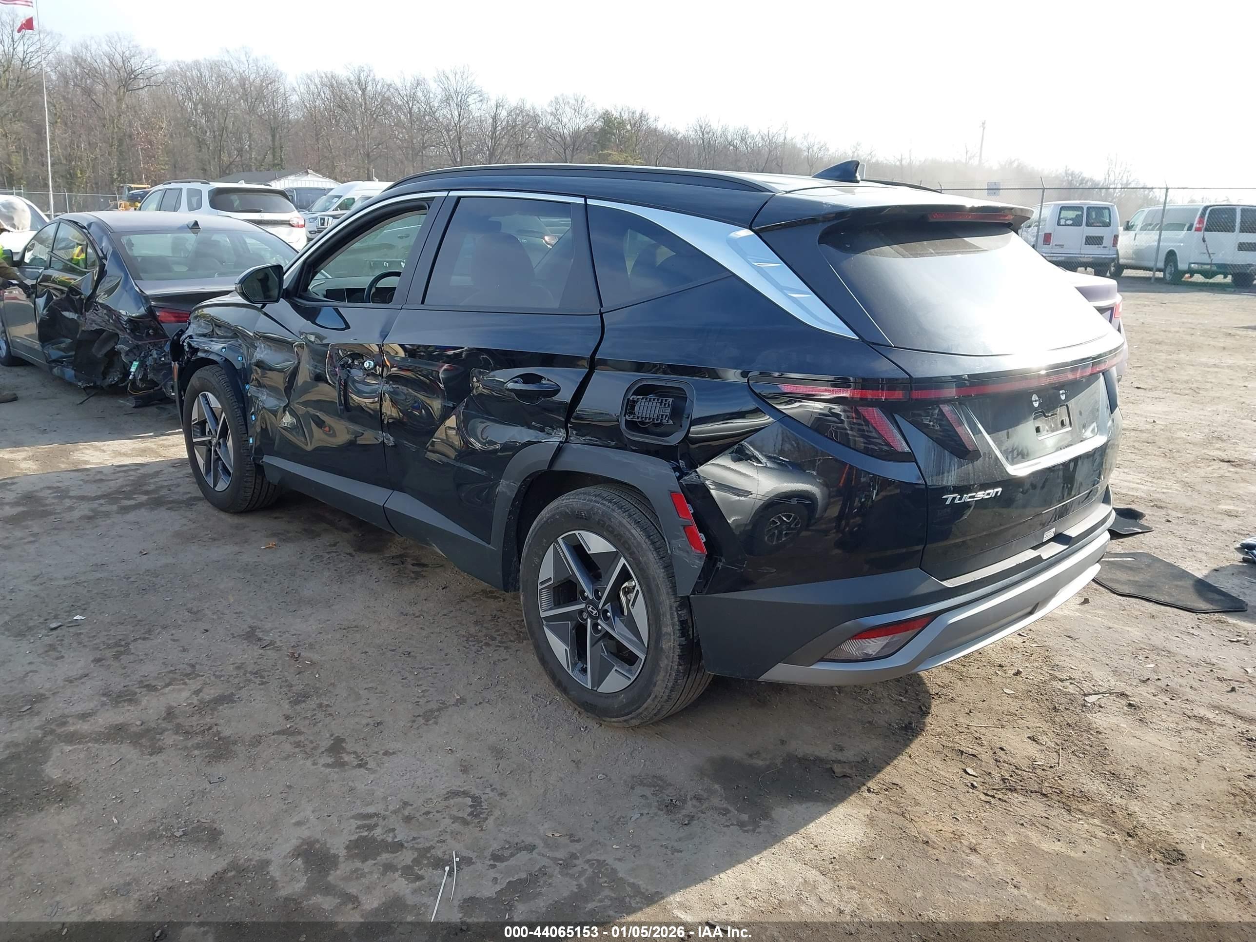HYUNDAI TUCSON image 3
