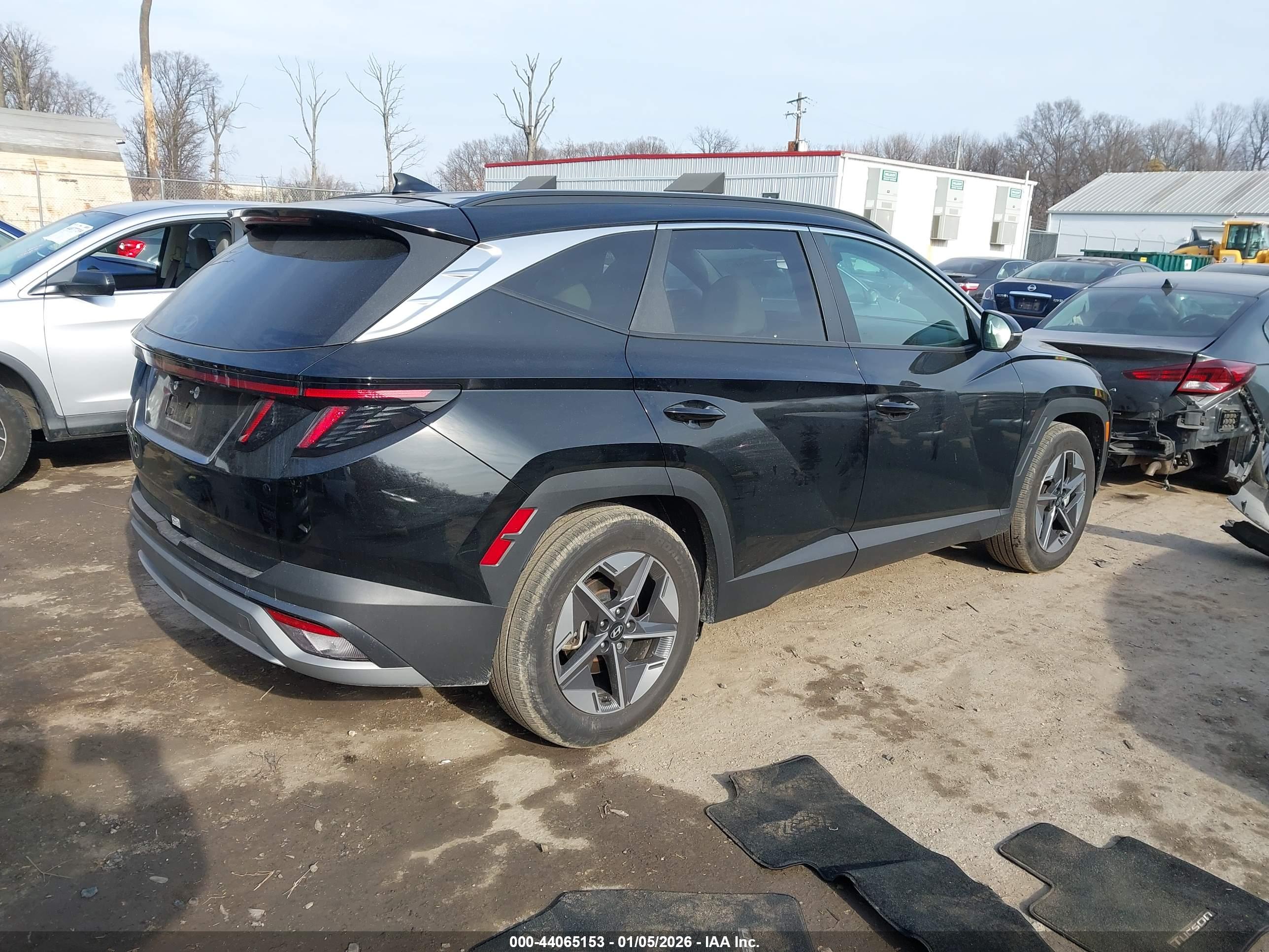HYUNDAI TUCSON image 4