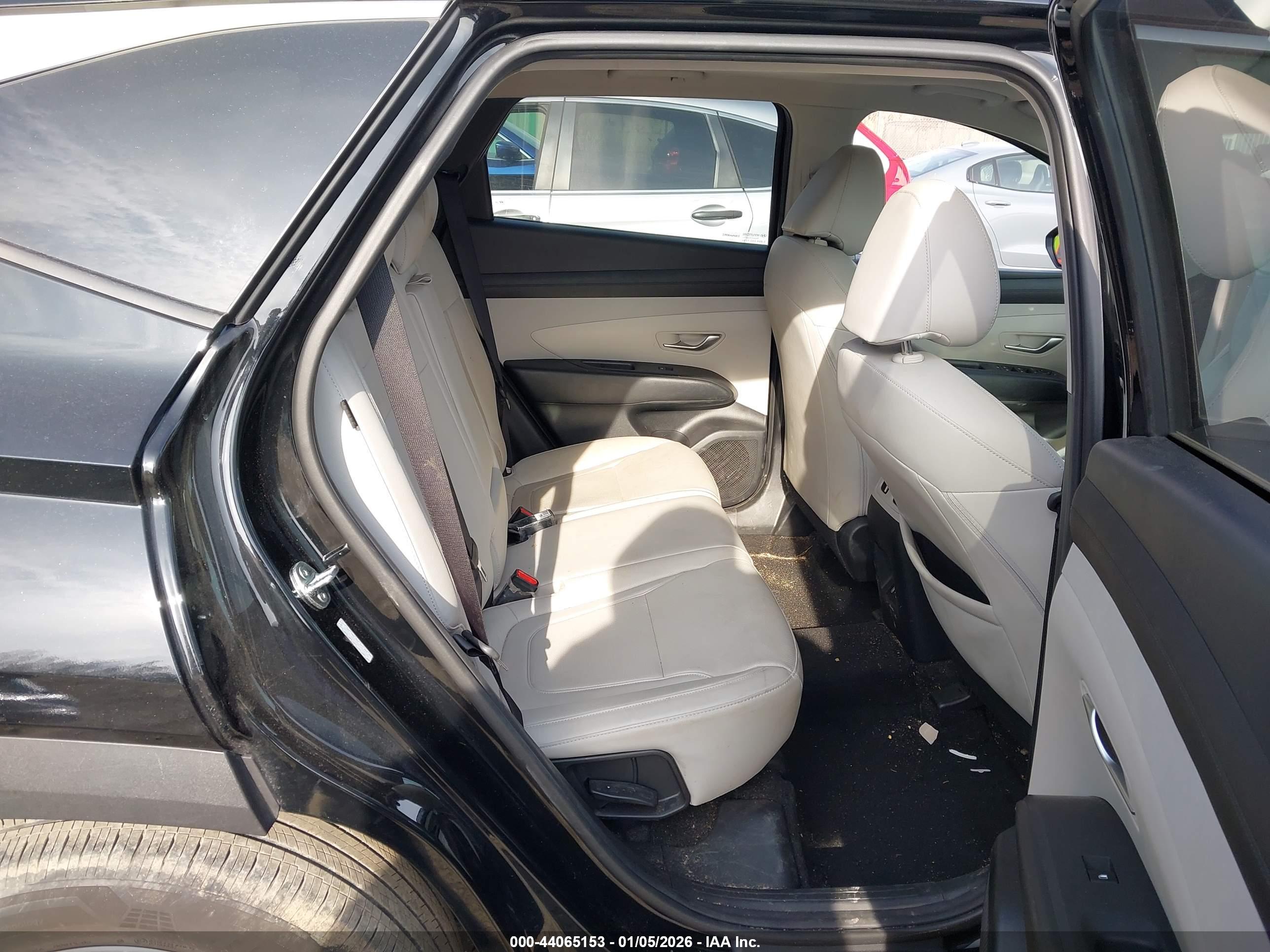HYUNDAI TUCSON image 8