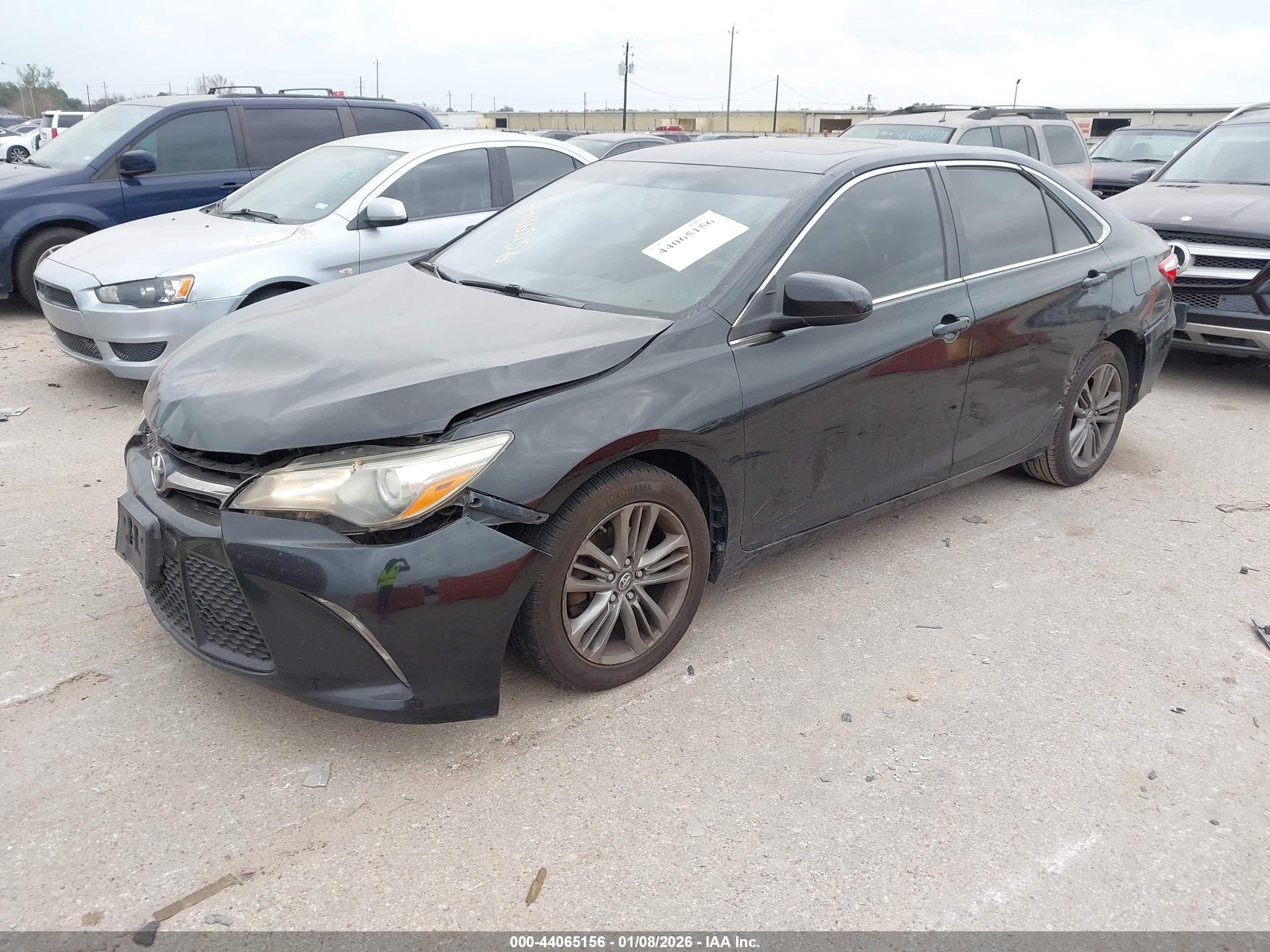 TOYOTA CAMRY image 2