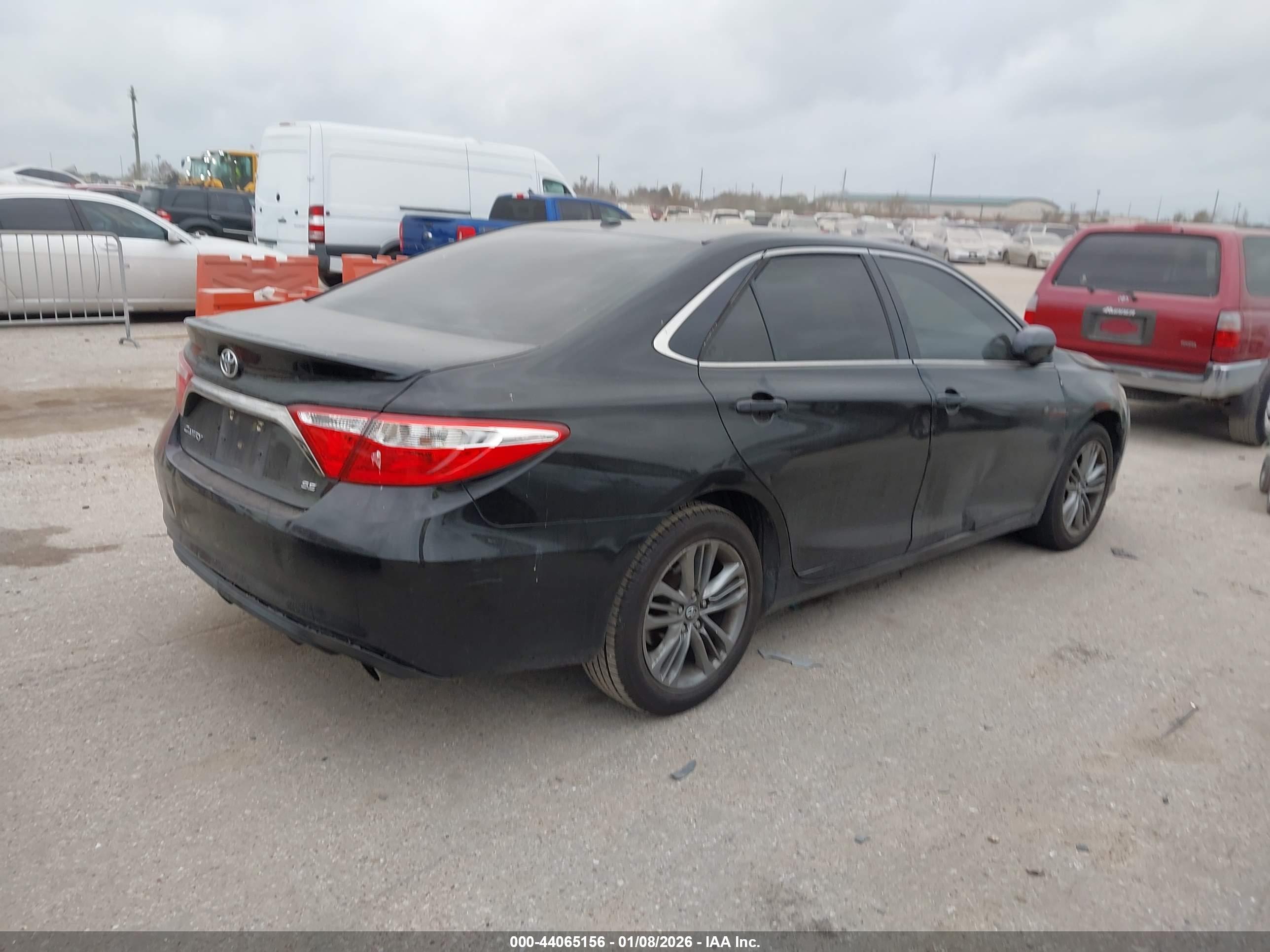 TOYOTA CAMRY image 4