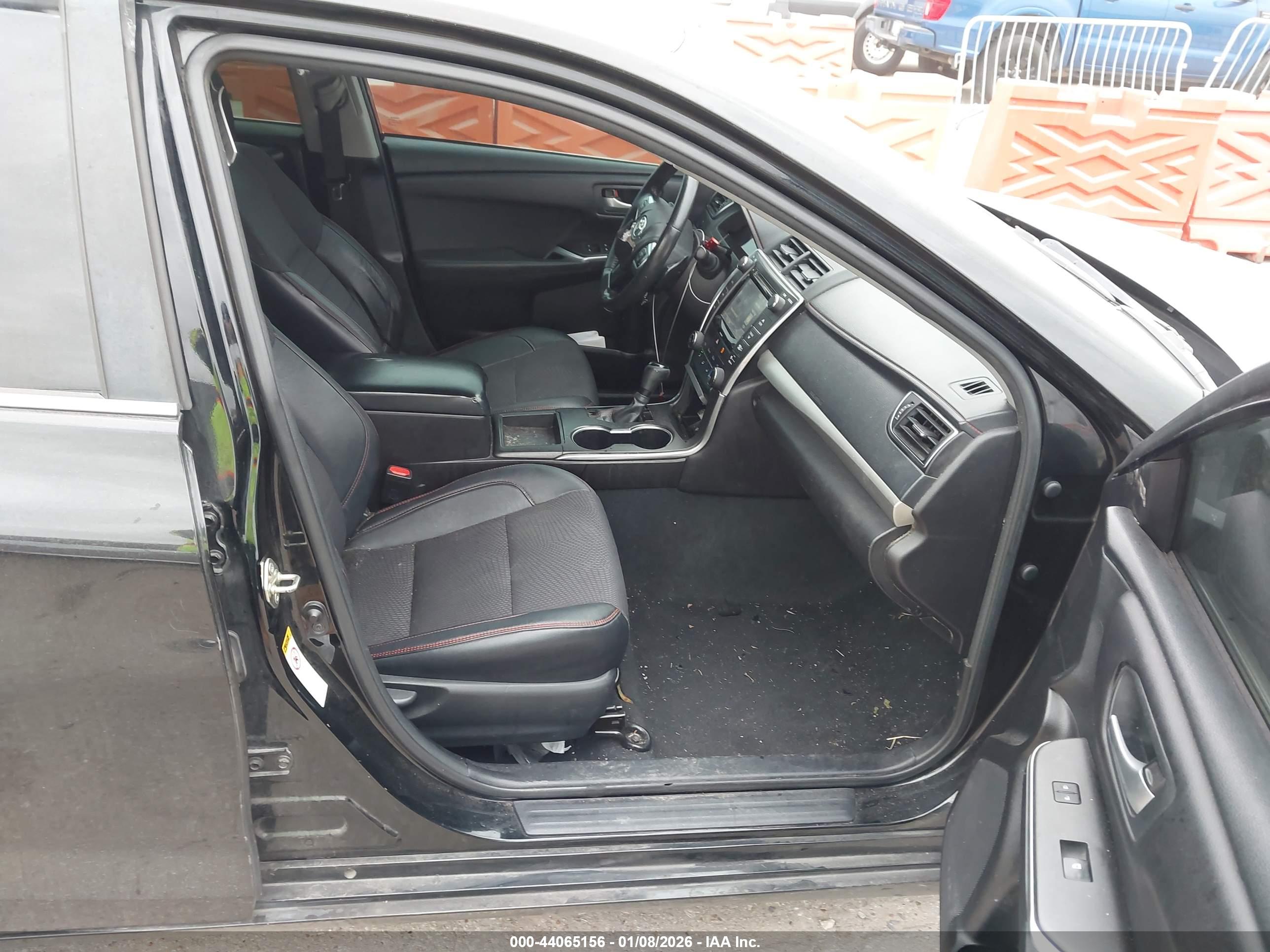 TOYOTA CAMRY image 5