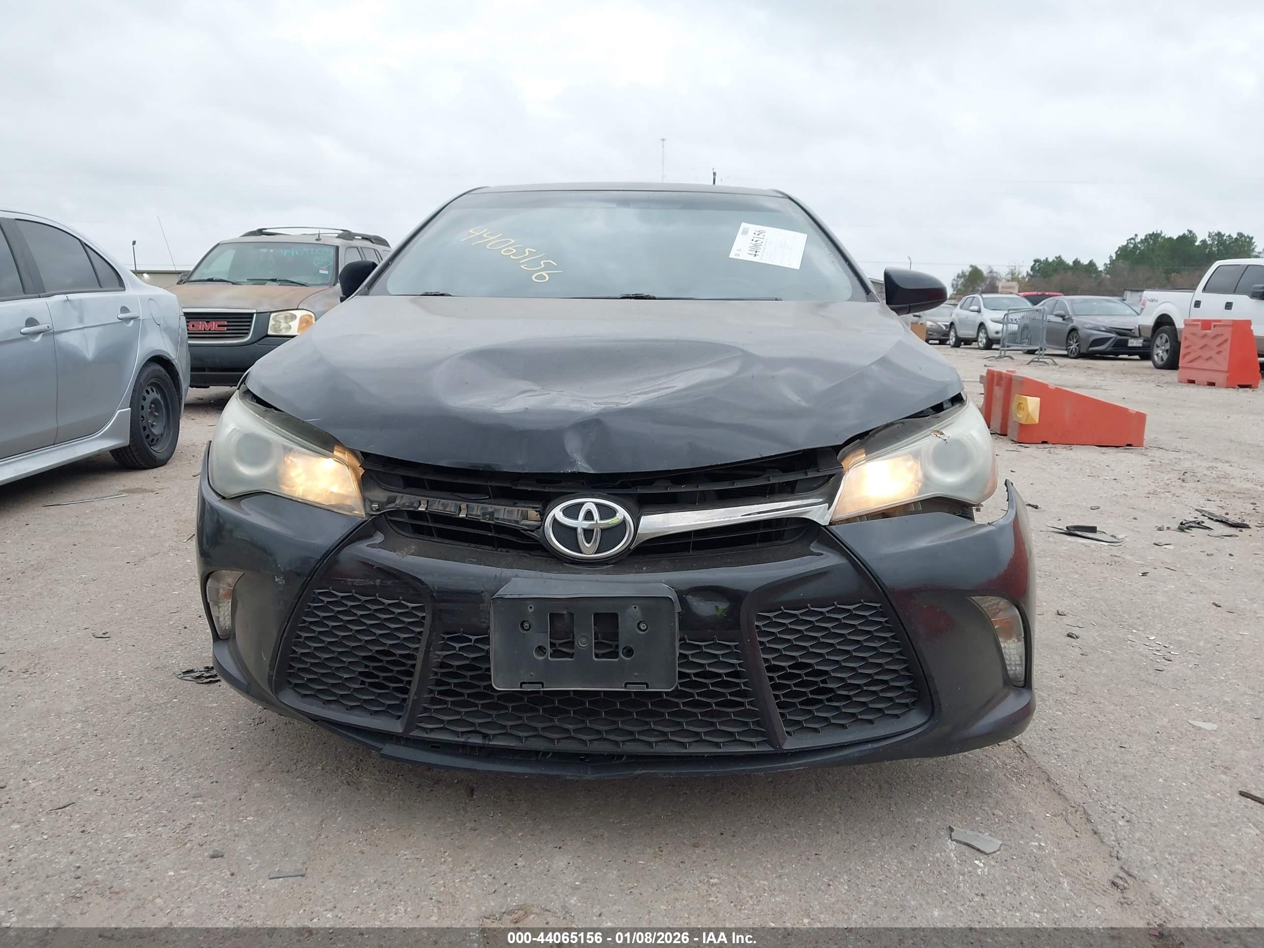 TOYOTA CAMRY image 6