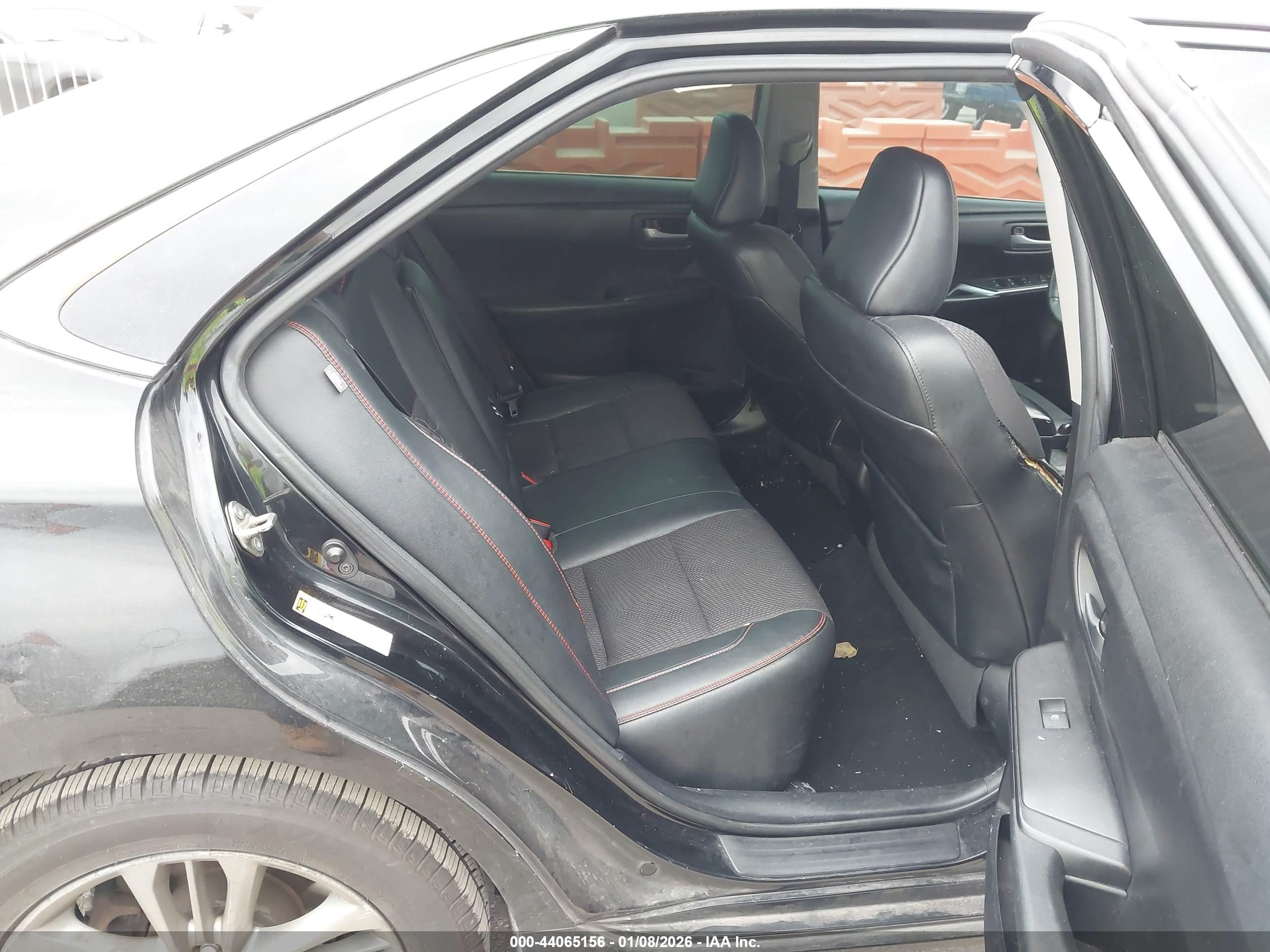 TOYOTA CAMRY image 8