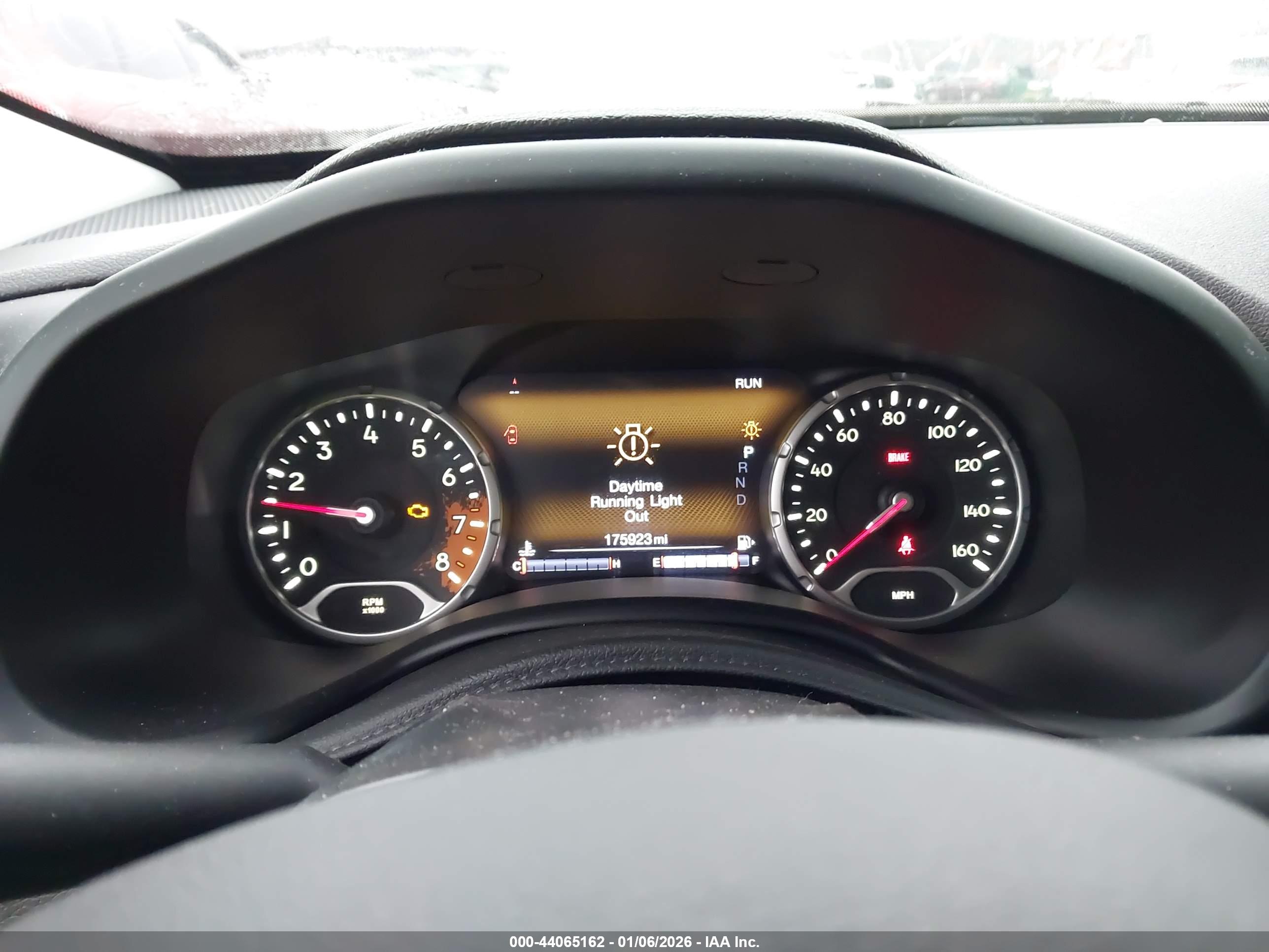 JEEP RENEGADE image 7