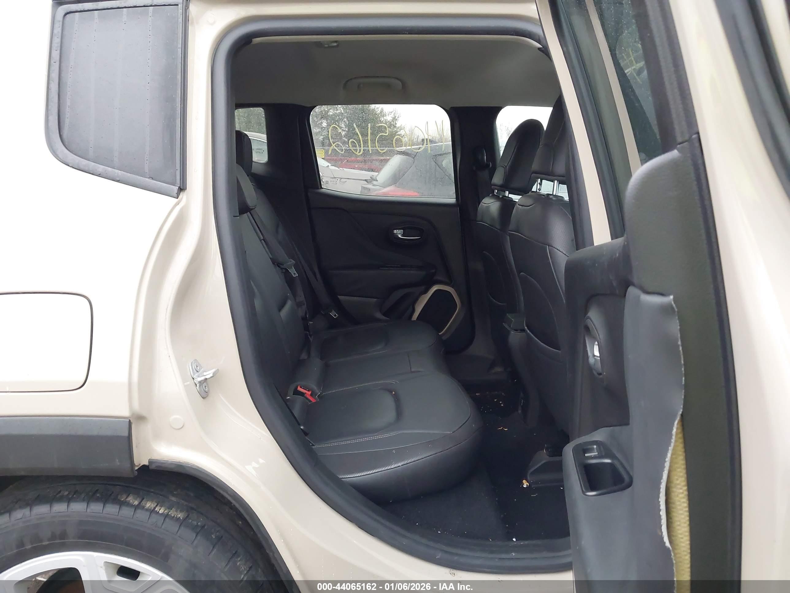 JEEP RENEGADE image 8