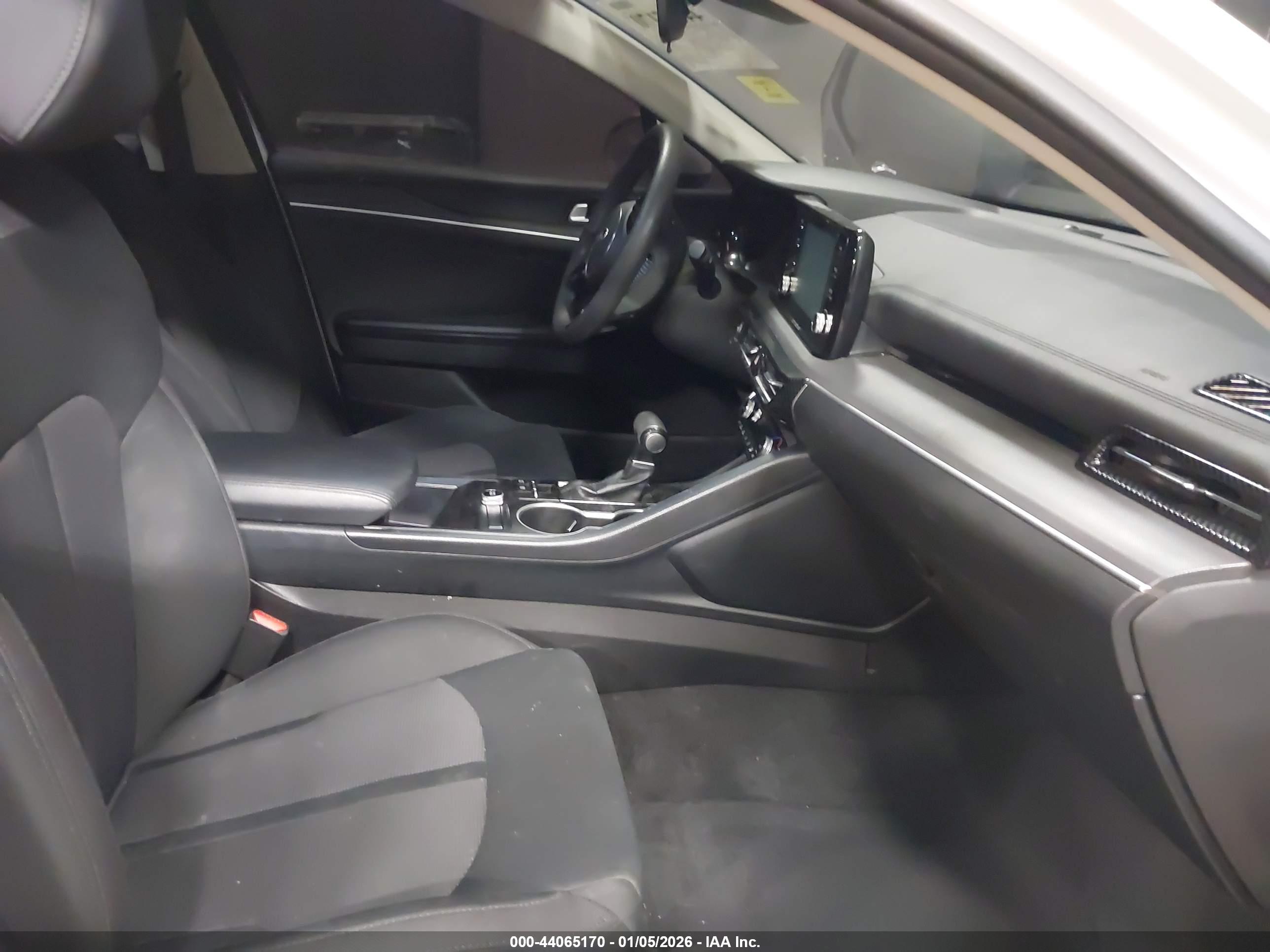 KIA K5 image 5