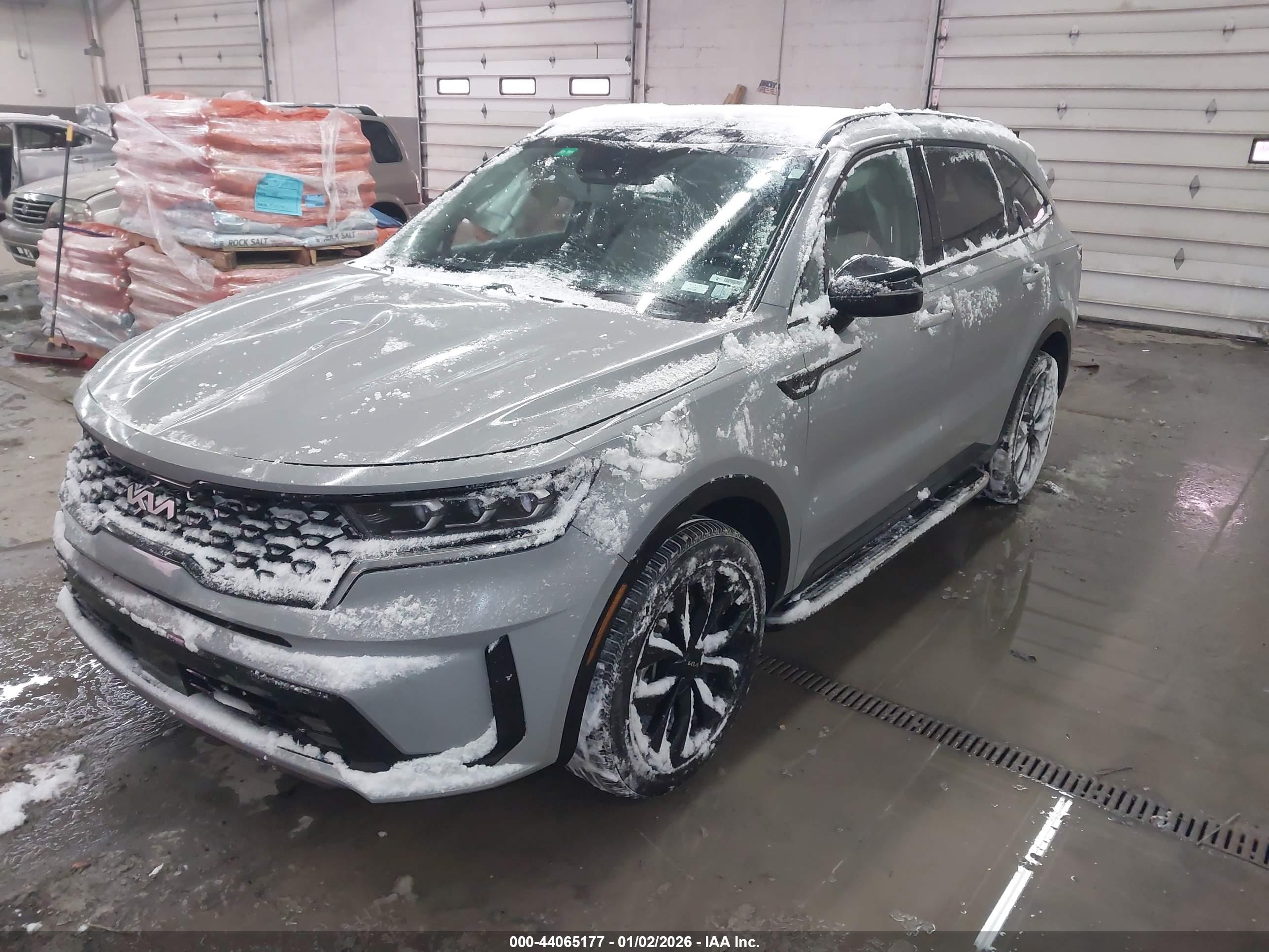 KIA SORENTO image 2